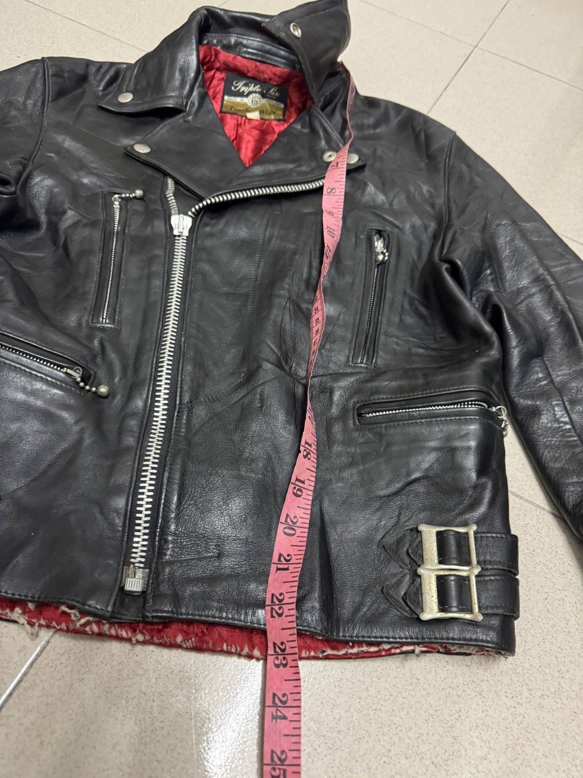 Vintage VINTAGE TRIPLE SIX 666 ENGLAND BIKER LEATHER JACKET SIZE 34 Size US S / EU 44-46 / 1 - 11 Thumbnail