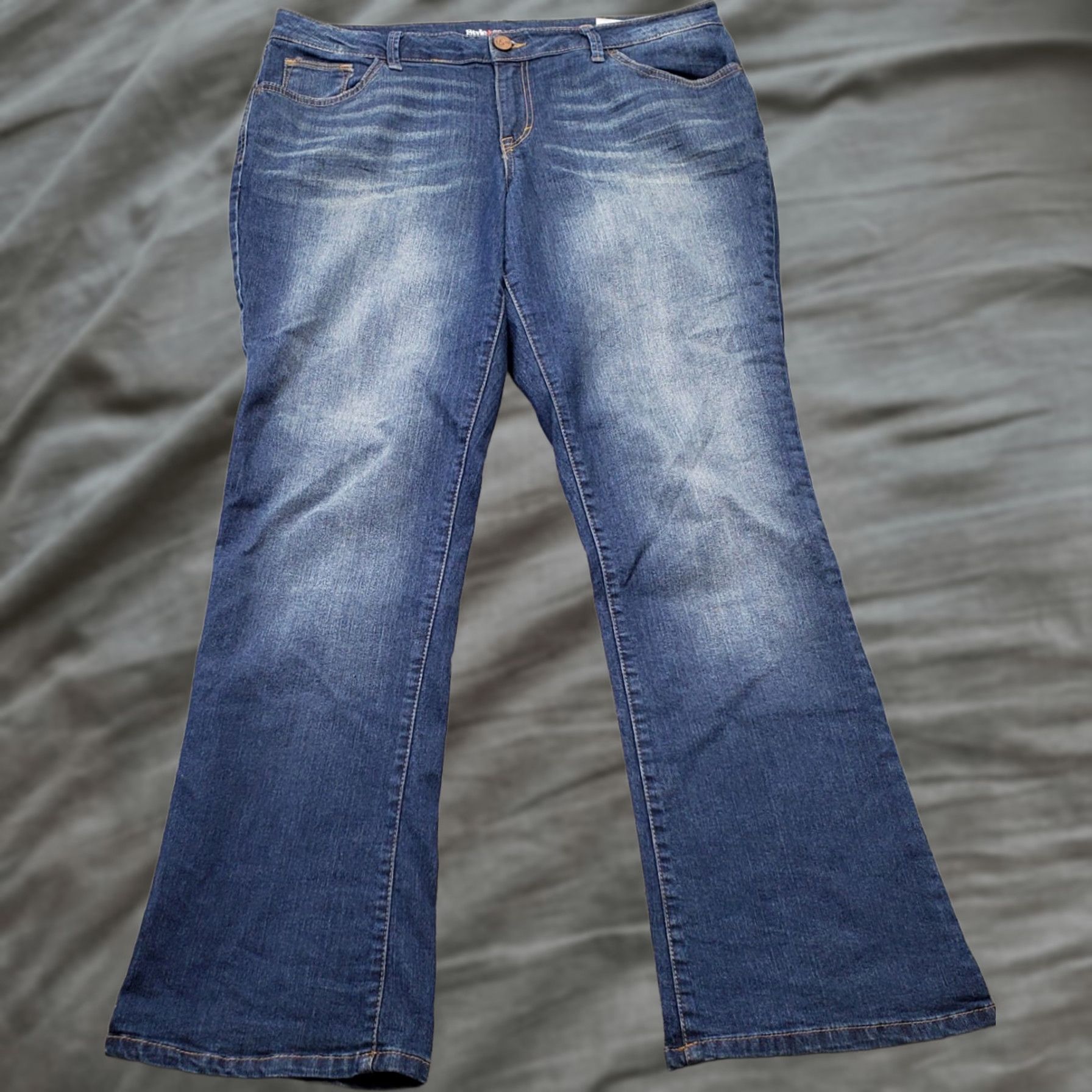 Vintage Style&co. Bootcut Jeans Womens Size 14 Blue Denim Stretch Flat Front Faded Whiskered Size 36" / US 14 / IT 50 - 1 Thumbnail