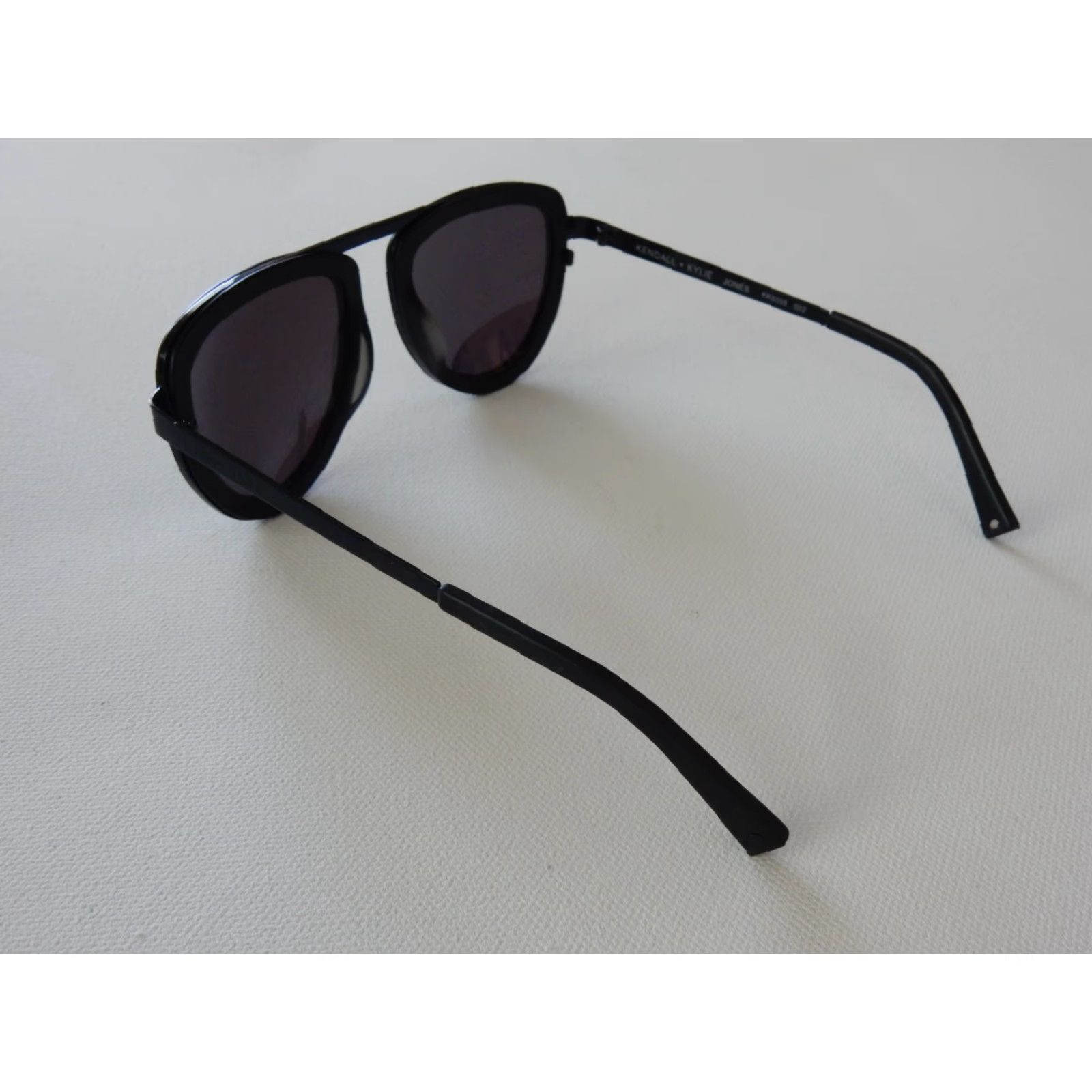 Vintage VINTAGE Kendall + Kylie Sunglasses Women Black Small Frame 53mm 20-135mm UV Protective Size ONE SIZE - 3 Thumbnail