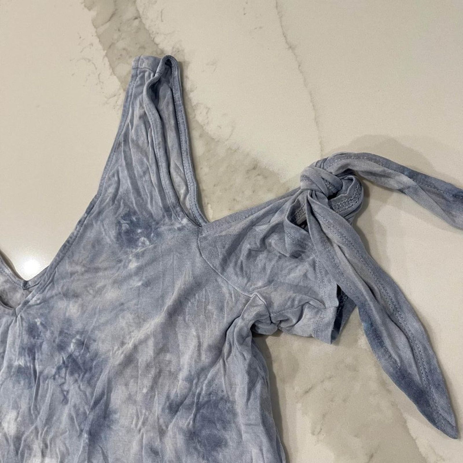 American Eagle Outfitters American Eagle Blue Tie Dye Cold Shoulder Top Women’s Medium Size M / US 6-8 / IT 42-44 - 3 Thumbnail