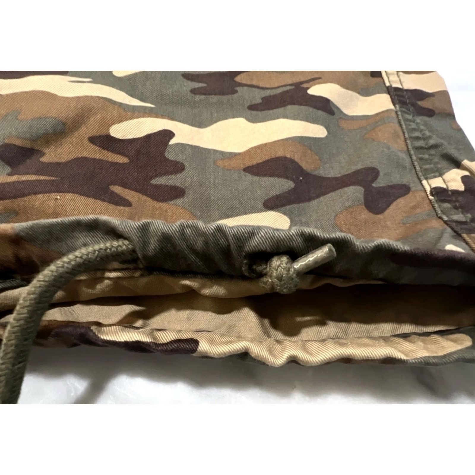 Levi's Levi's Women ‘94 Baggy 27x30 Camo Cargo Mid Rise Loose Hip Thigh Adjust Hem NWT Jeans Women Regular 31 Inseam Grape Leaf Emily Camo) Size ONE SIZE - 3 Thumbnail