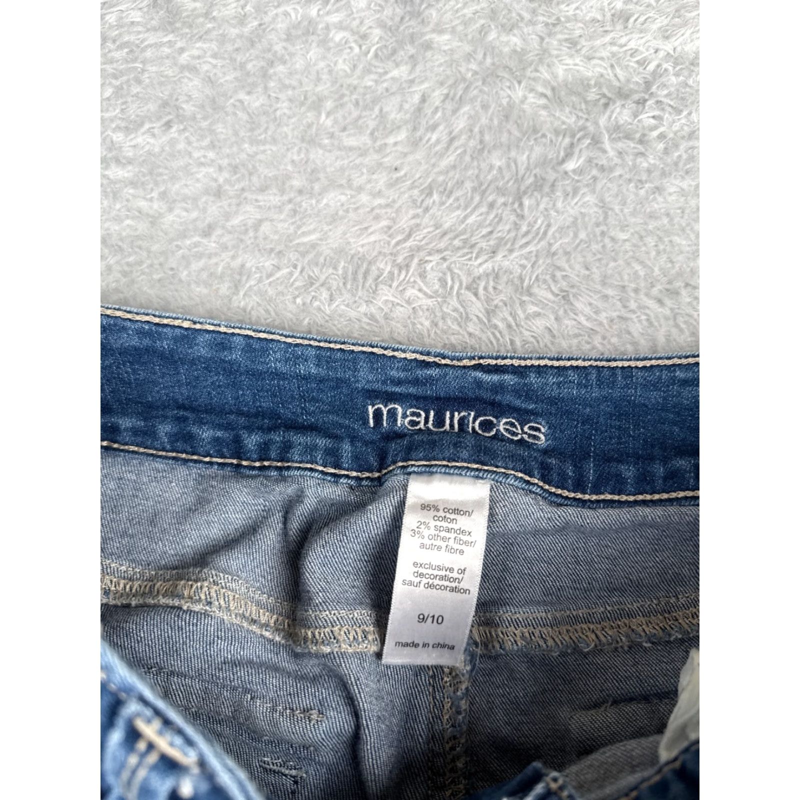 Vintage Maurices Jeans Capri Womens 29x22 Mid Rise Blue Denim Distressed 5-Pocket Regular Cotton Blend Capris 9" Rise Maurices Jeans Size 30" / US 8 / IT 44 - 6 Thumbnail