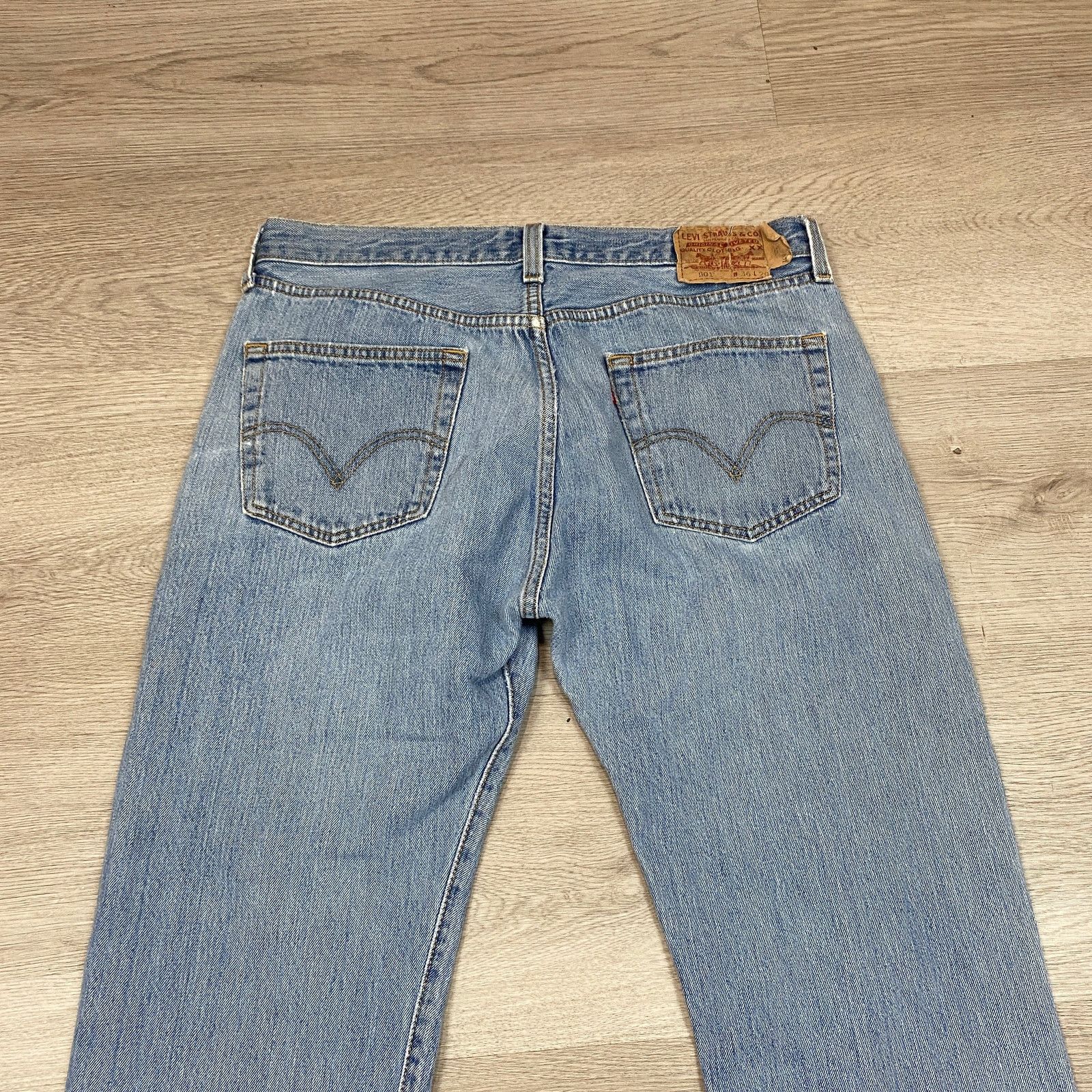 Levi's Vintage Y2K Levi's 501 Straight Leg Button Fly Jeans 35x29 Size US 35 - 2 Thumbnail
