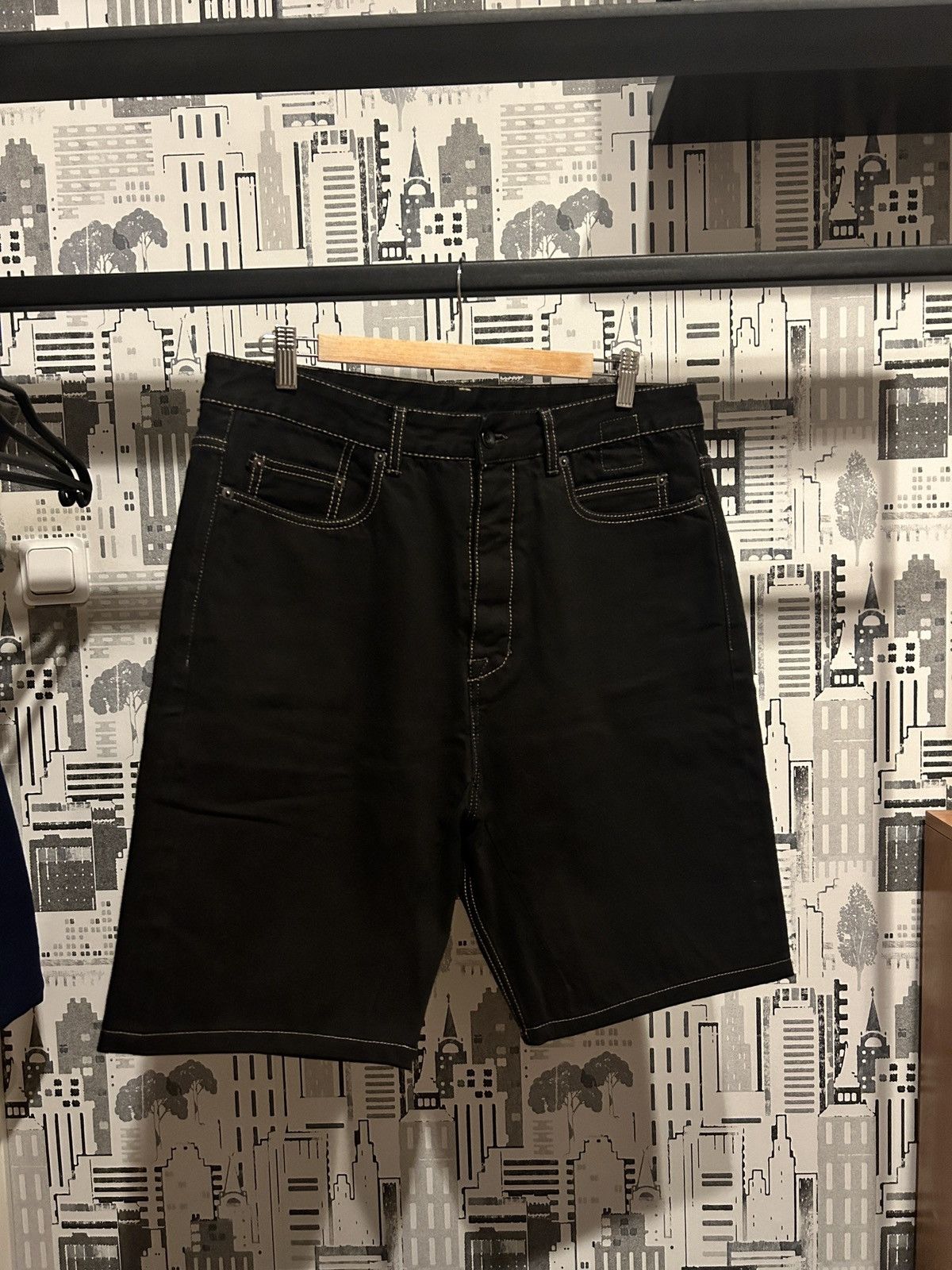 Rick Owens Drkshdw Rick Owens FW18 Collapse Cut Shorts Size US 34 / EU 50 - 1 Thumbnail