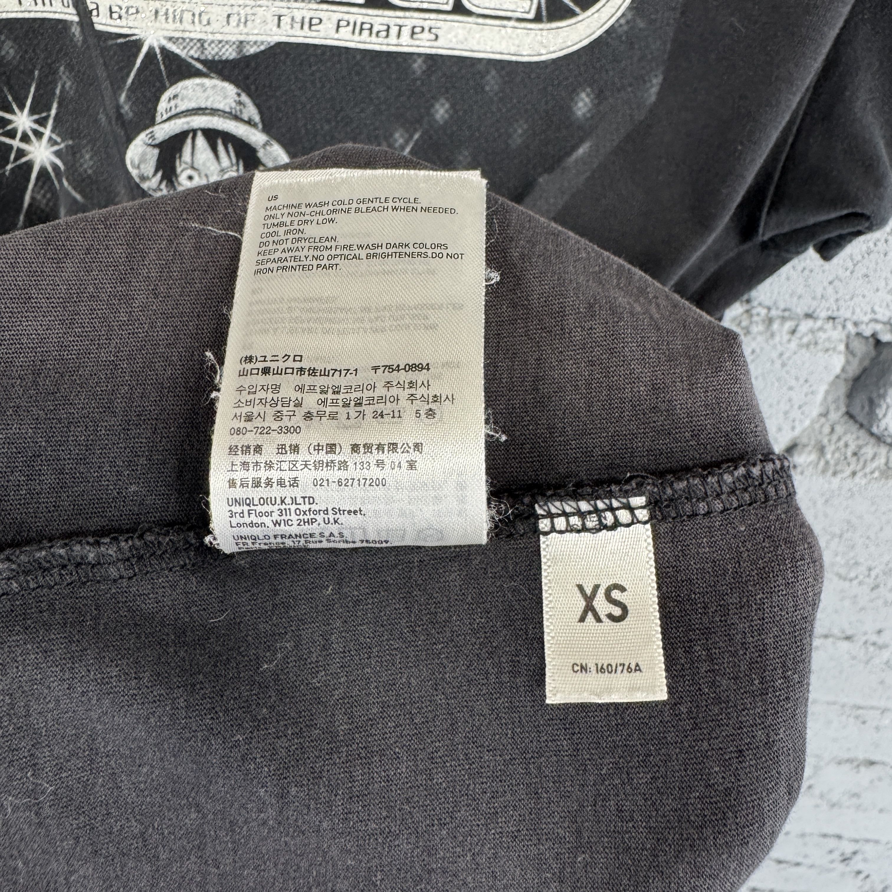 Uniqlo One Piece Monkey D Luffy Anime Glitter Sunfaded Tshirt Size US XS / EU 42 / 0 - 10 Thumbnail