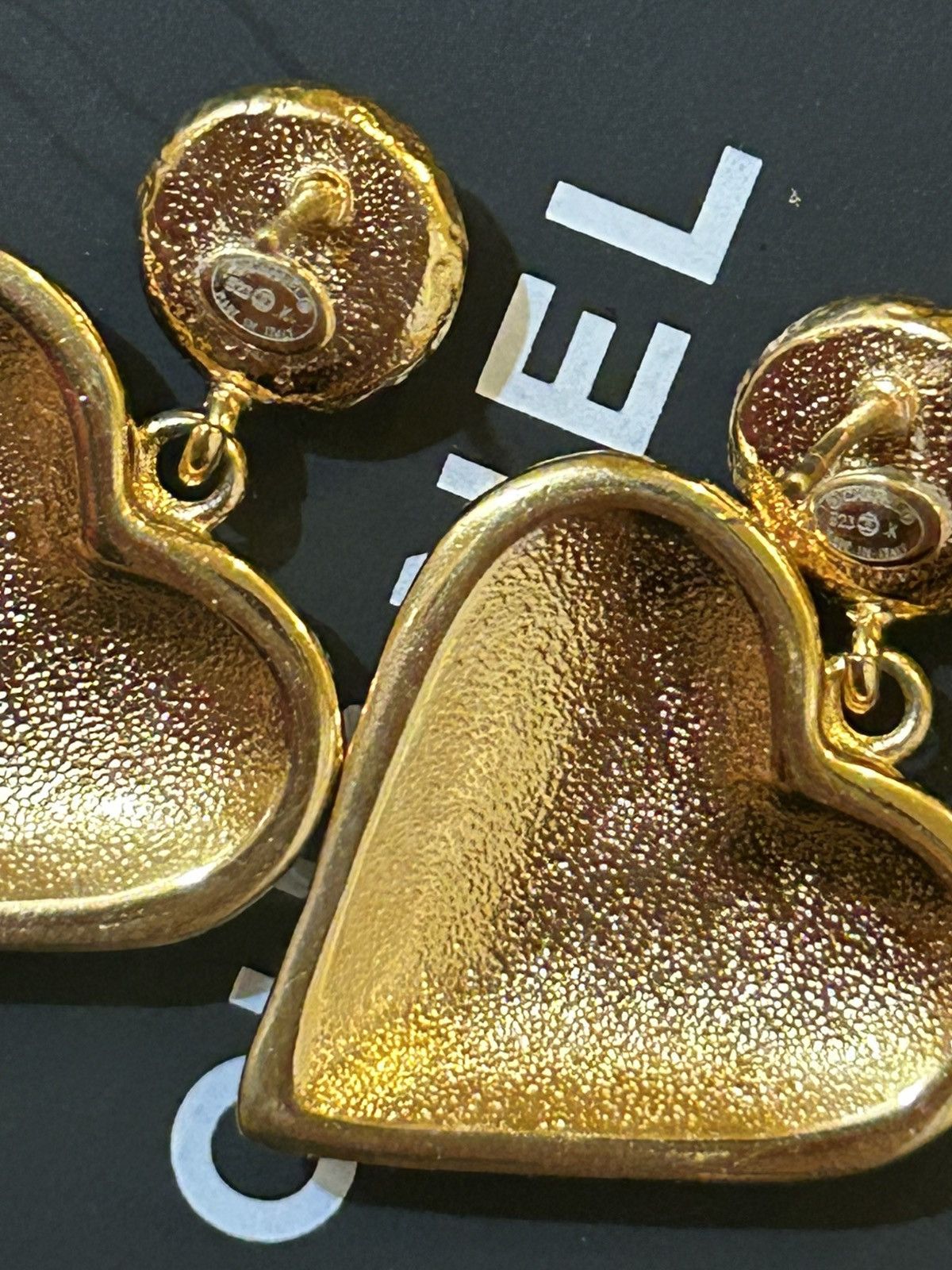 Chanel Chanel Heart Shaped CC Black Enamel, Faux Pearl Earrings Size ONE SIZE - 9 Thumbnail