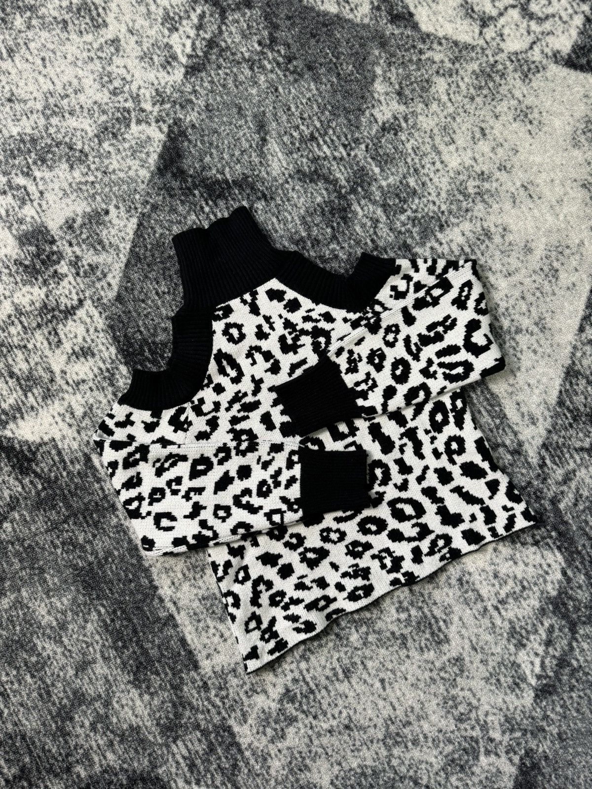 Japanese Brand × Vintage Vintage Sweater Wmns tiger print Open shoulders Y2K 90s Size S / US 4 / IT 40 - 5 Thumbnail
