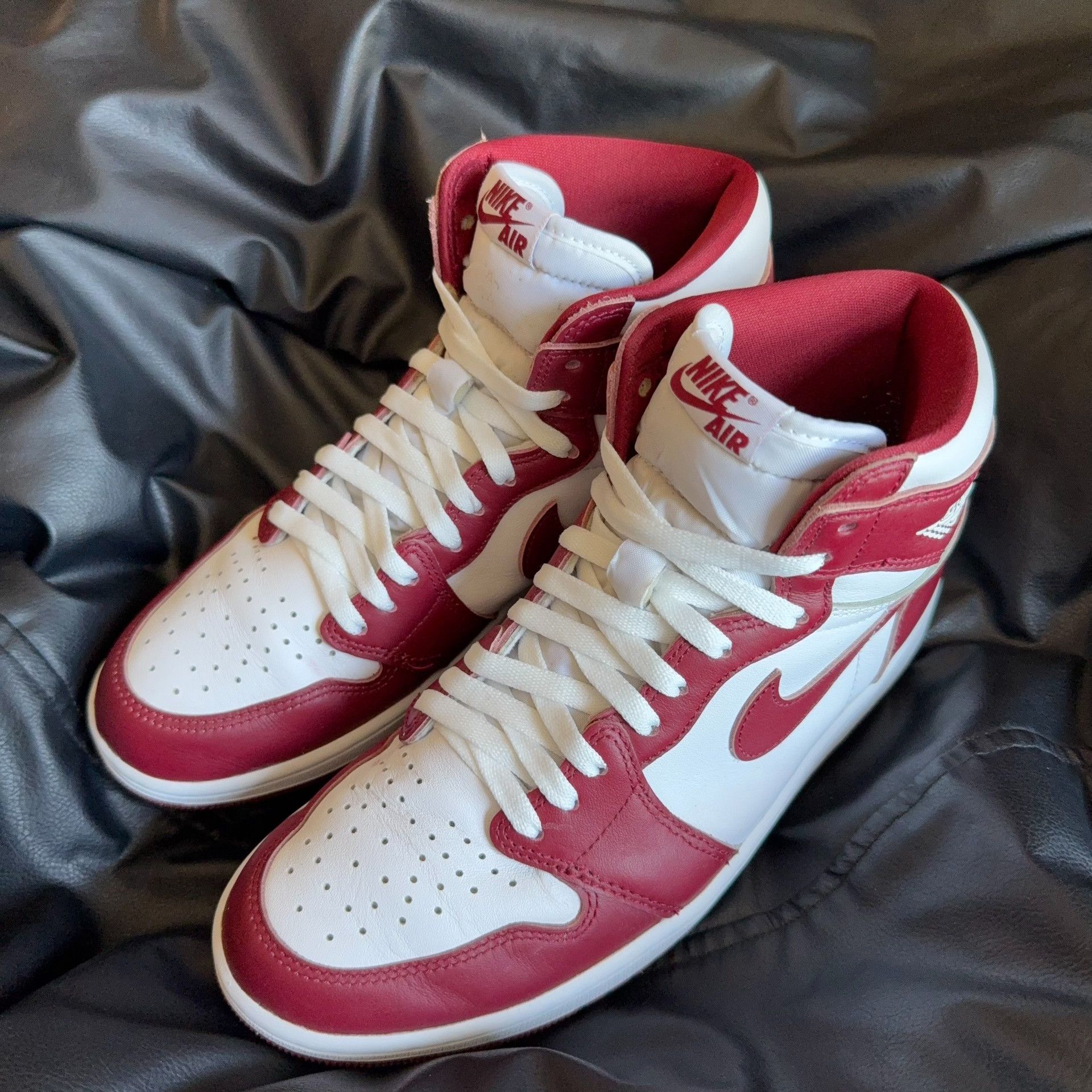 Nike Nike Red Lowtop Sneakers 43 Men Size US 10 / EU 43 - 1 Thumbnail