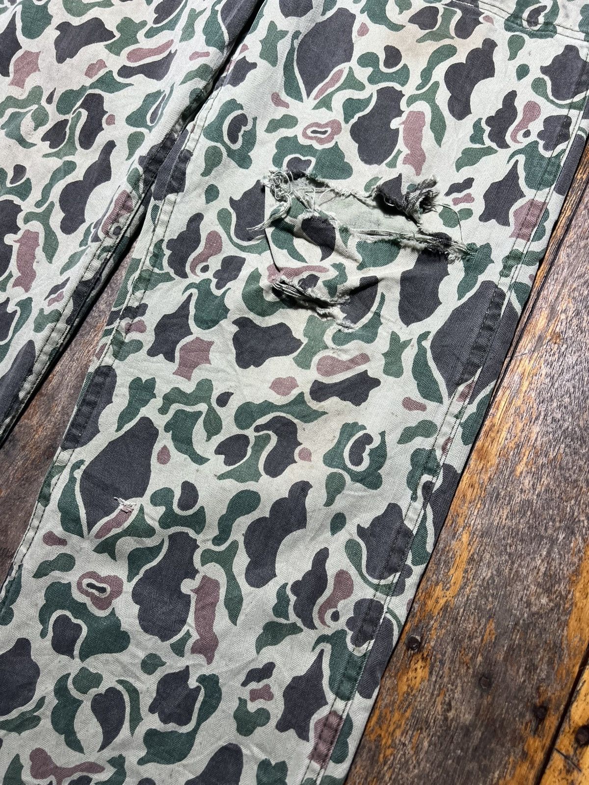Vintage Vintage Army Camo Duck(Korean) Size US S / EU 44-46 / 1 - 17 Thumbnail