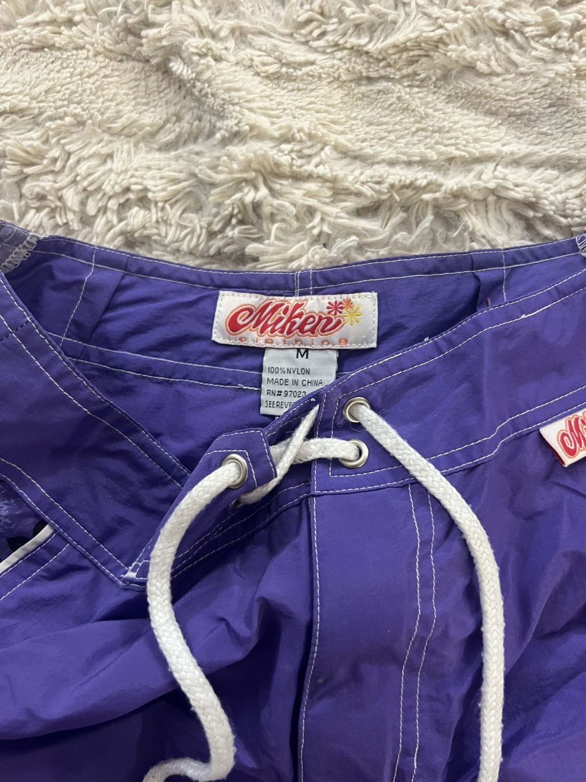 Vintage Vintage Miken Purple Floral Surf Shorts Size 28" / US 6 / IT 42 - 3 Thumbnail