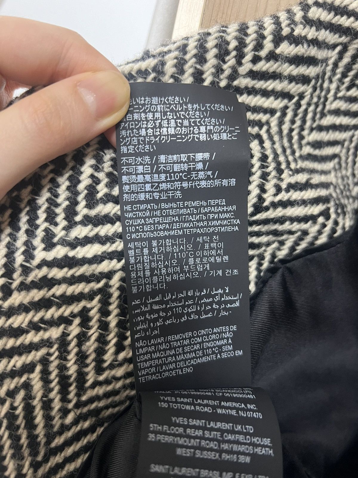 Saint Laurent Paris × Yves Saint Laurent Saint Laurent Chevron Double Breasted Coat in Black Size S / US 4 / IT 40 - 13 Thumbnail