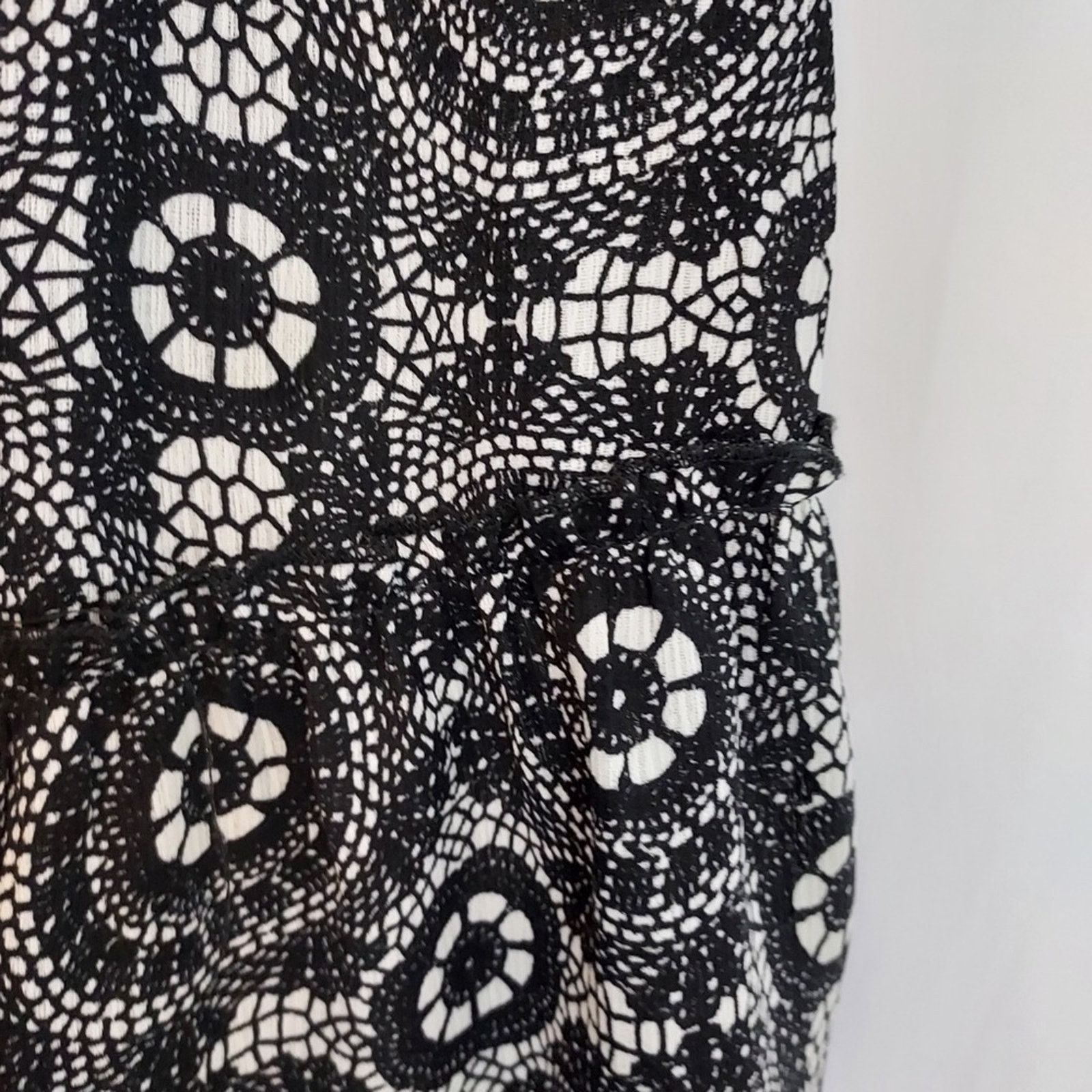 Other AS U WISH Black White Floral Lace V-Neck Tank Dress Size M / US 6-8 / IT 42-44 - 5 Thumbnail