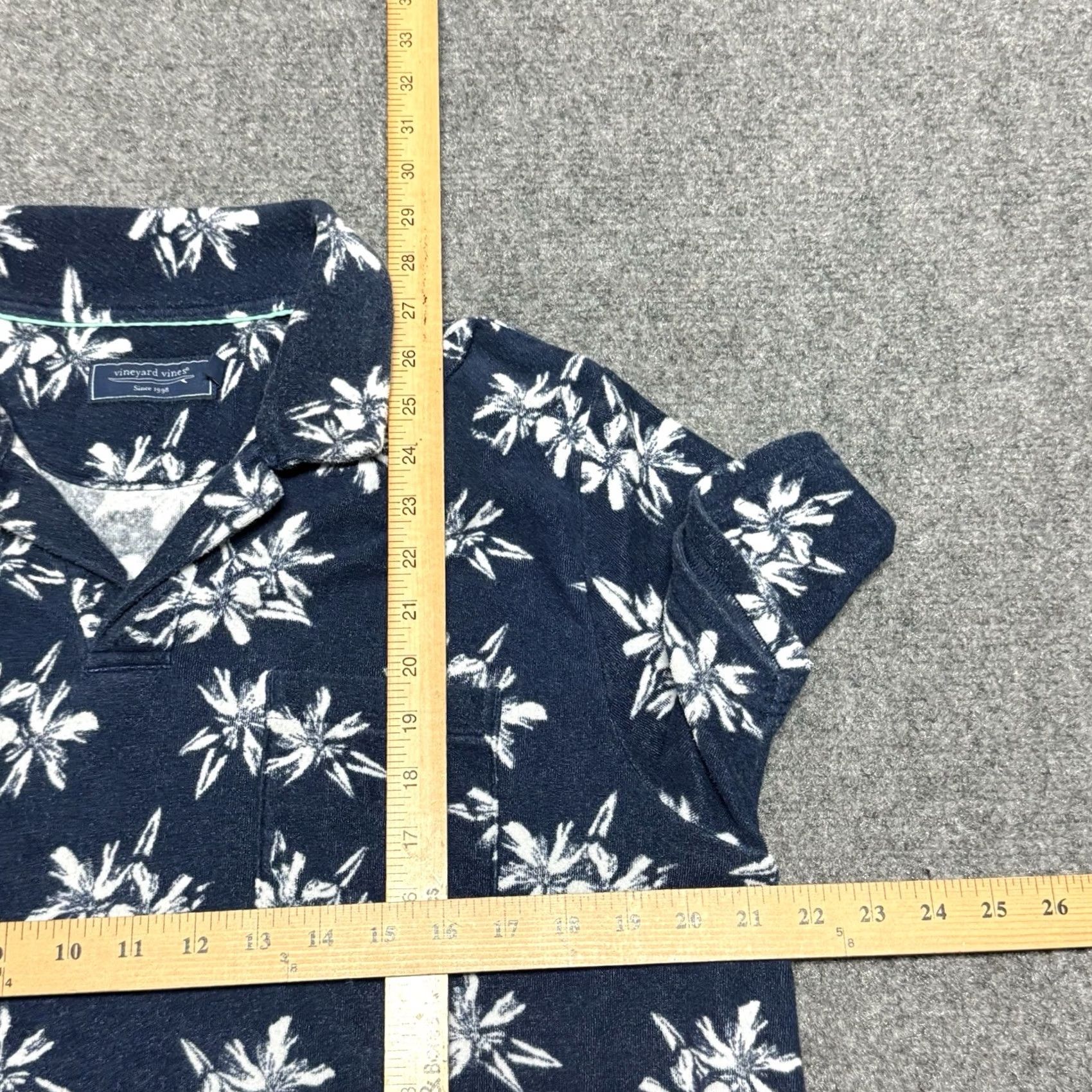 Vineyard Vines Vineyard Vines Polo Shirt Men L Floral Hawaiian Beach Cap Sleeve Short Sleeve Blue Cotton Polyester Regular-Brand-Logo-Terry Cloth? Size US L / EU 52-54 / 3 - 5 Thumbnail