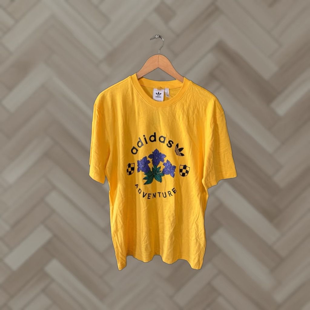 Adidas Adidas Mens Short Sleeve T-Shirt Yellow Floral Graphic Athletic Regular Fit M NWT Size US M / EU 48-50 / 2 - 1 Thumbnail