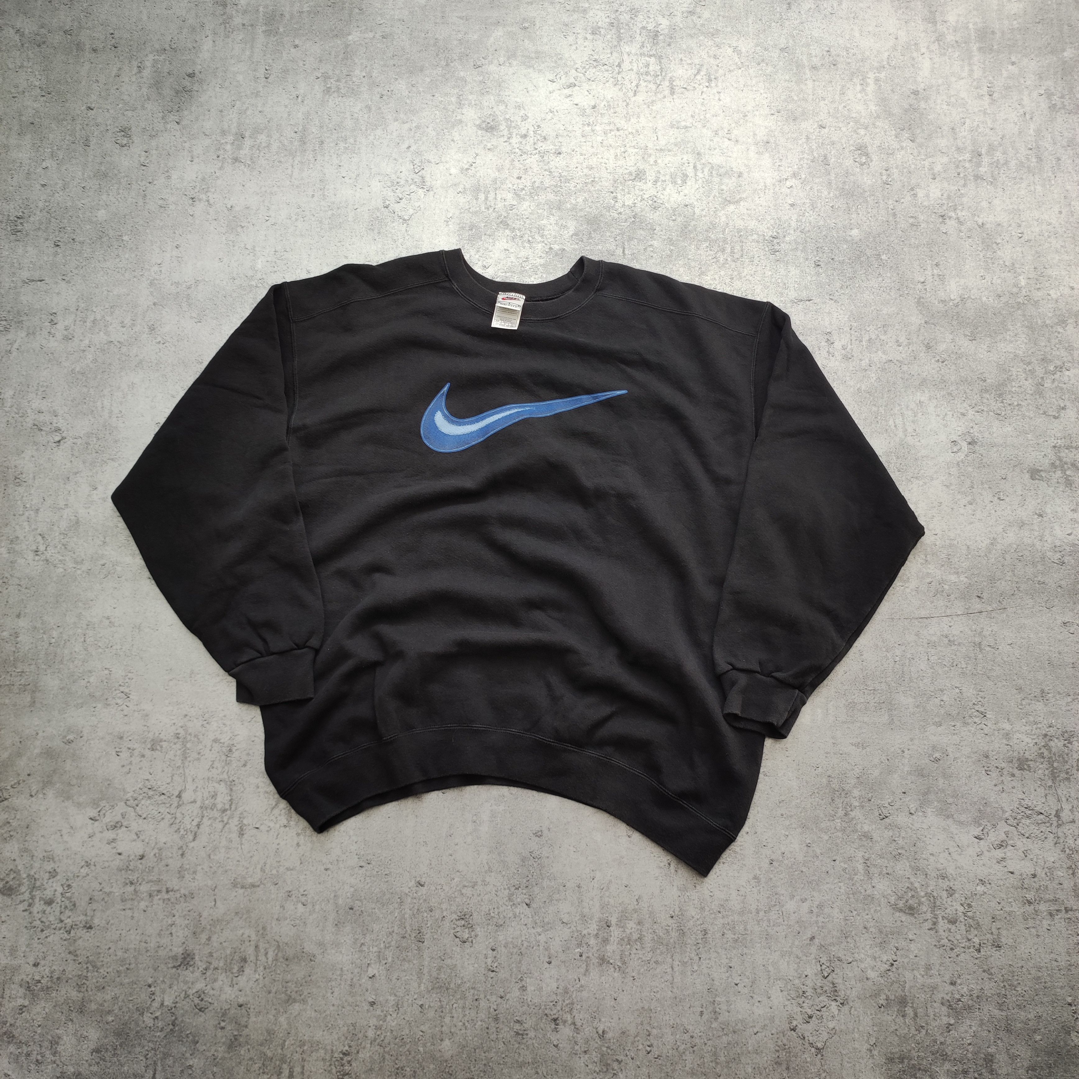 Nike × Vintage RARE 90s Vintage Nike White Tag Big Swoosh Spelout Crewneck Size US L / EU 52-54 / 3 - 1 Thumbnail