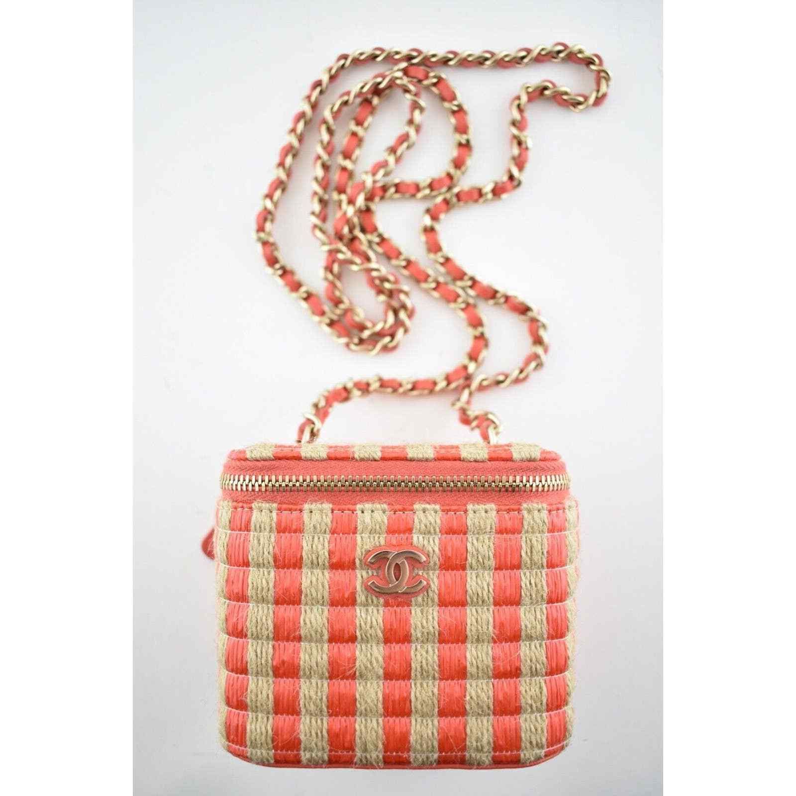 Chanel Chanel CC Mini Vanity With Chain Shoulder Crossbody Bag Size ONE SIZE - 4 Thumbnail