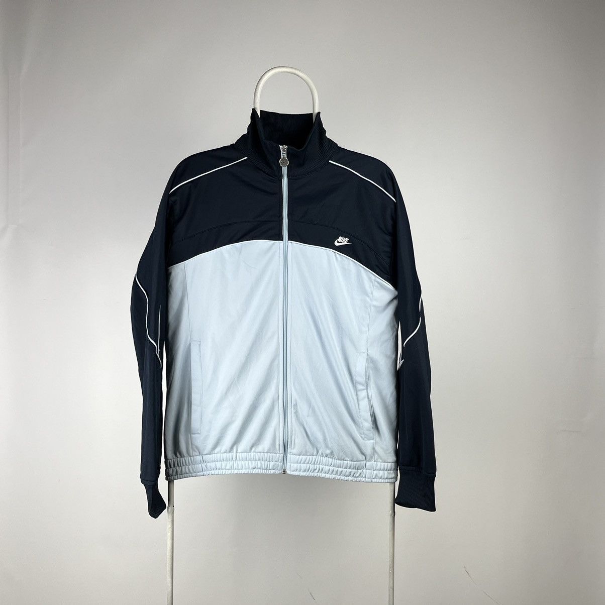 Nike Nike track jacket windbreaker size Medium Size US M / EU 48-50 / 2 - 1 Thumbnail