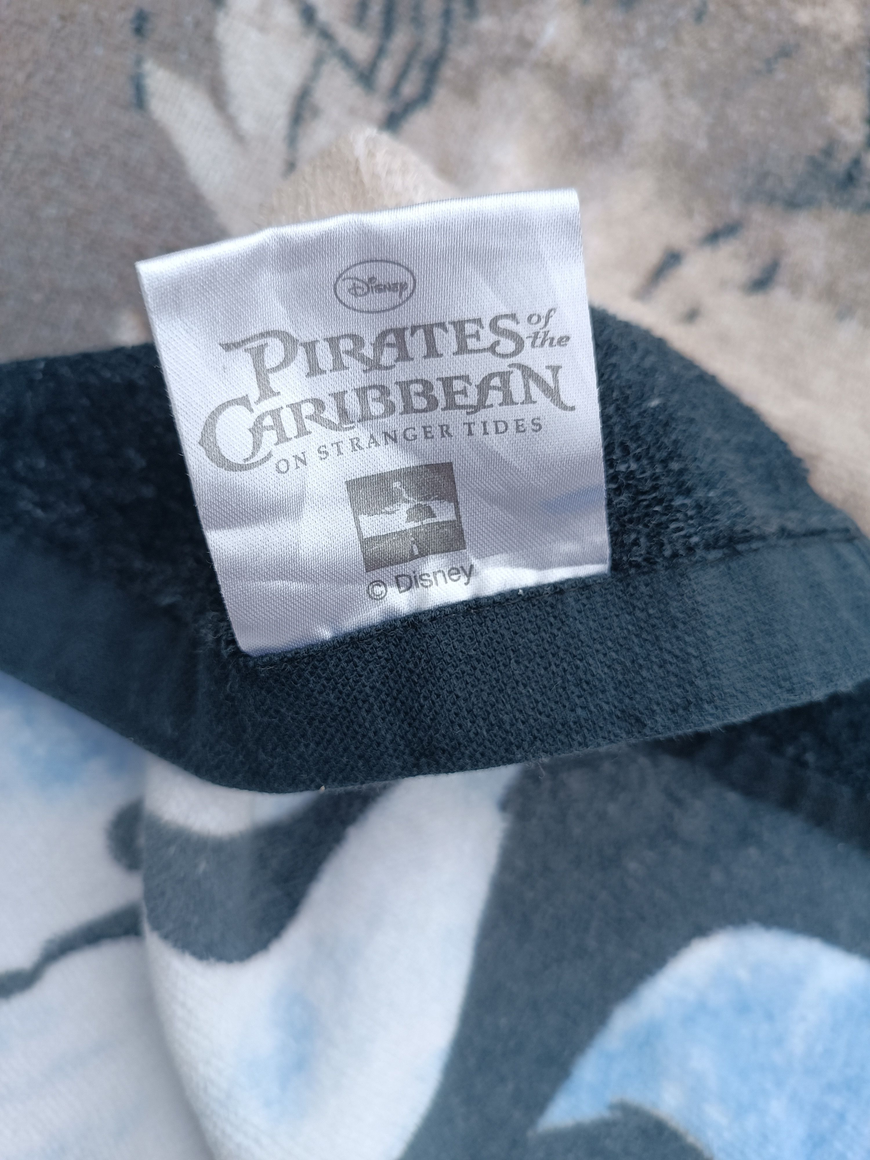 Disney Vintage Disney's Pirates of the Caribbean Beach Towel Size ONE SIZE - 8 Thumbnail