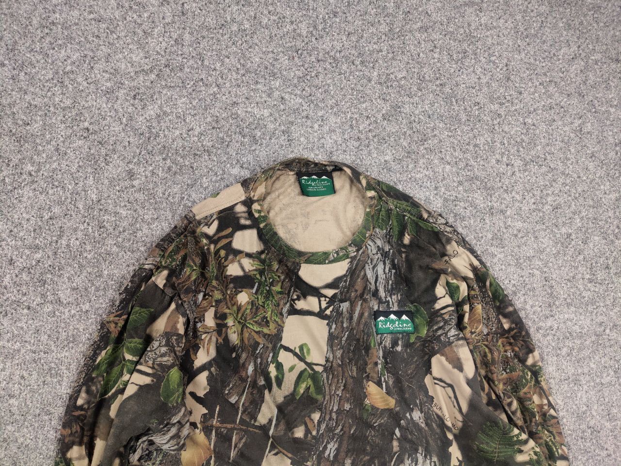 Realtree Vintage Buffalo camo Real Tree Light Long Sleeve Y2K Style Size US M / EU 48-50 / 2 - 4 Thumbnail