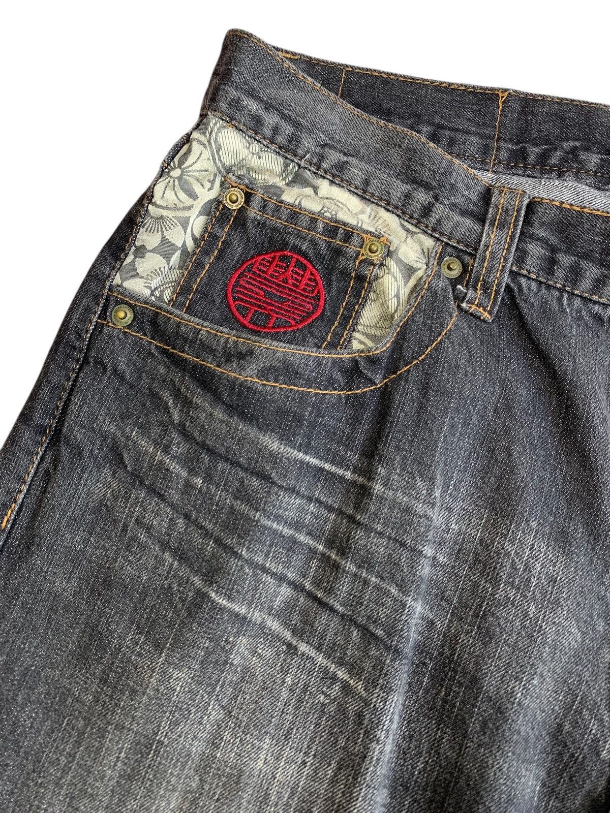 Japanese Brand Karakuri Tamashi Oni Embroidered Multipocket Denim Size US 34 / EU 50 - 5 Thumbnail
