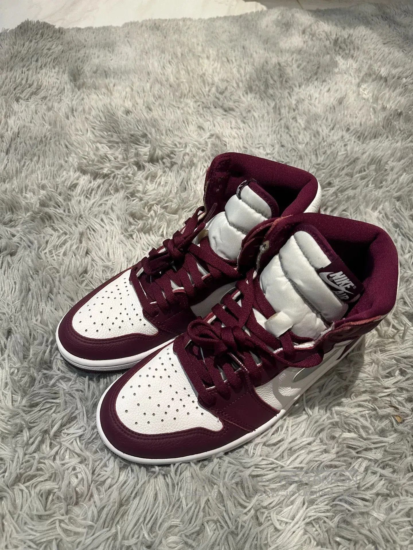 Jordan Brand Air Jordan 1 Bordeaux Red. Size US 9 / EU 42 - 1 Thumbnail