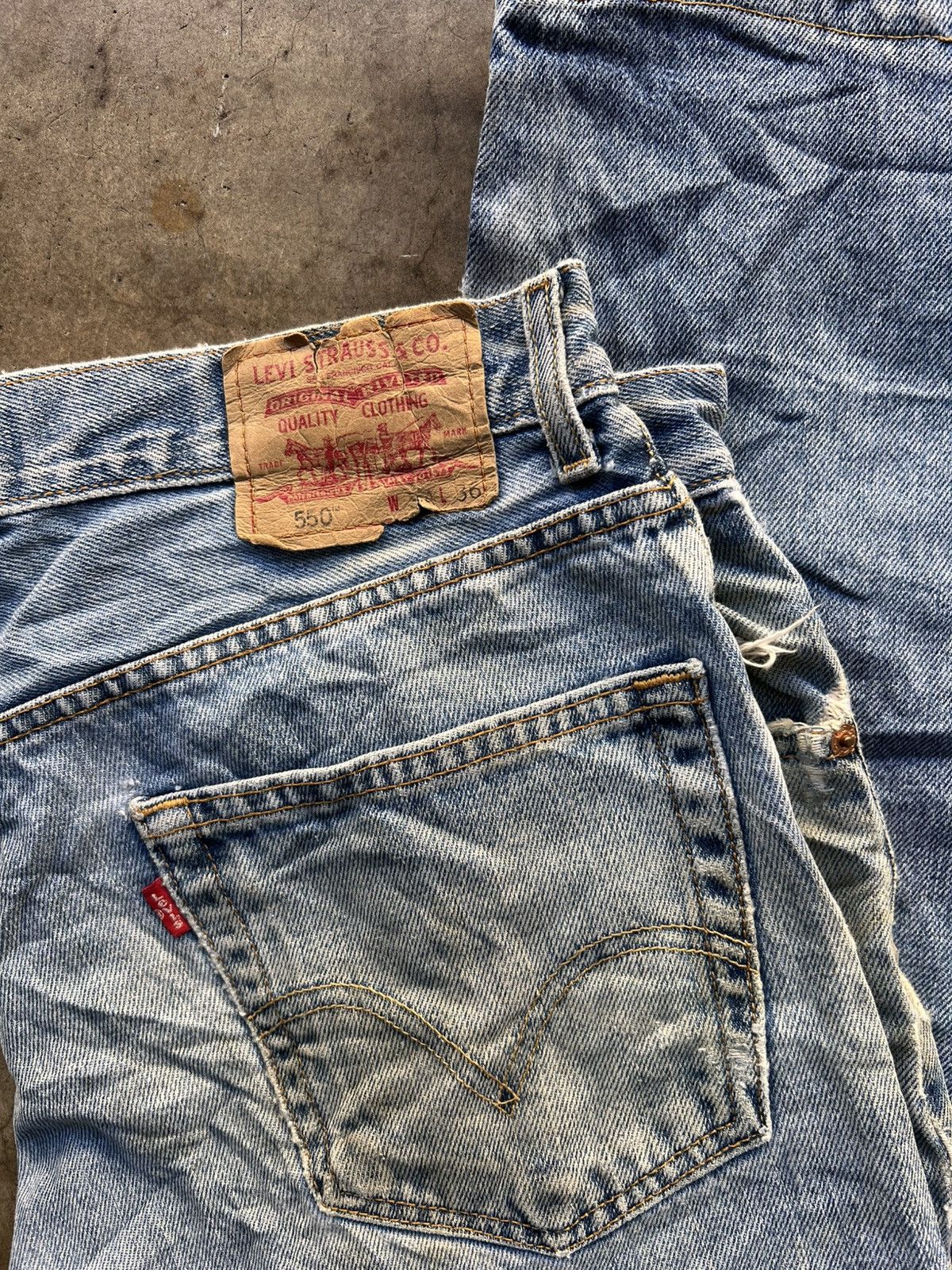 Levi's × Vintage LEVIS 550 DISTRESSTED DENIM Size US 34 / EU 50 - 2 Thumbnail