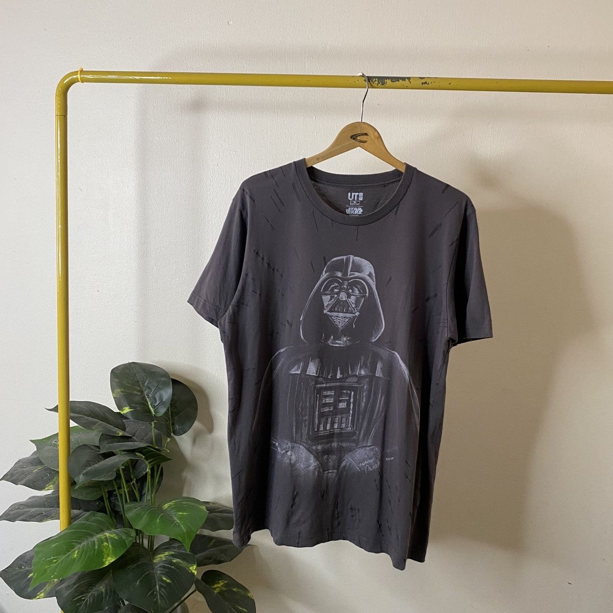Star Wars Uniqlo Ut x Star Wars Darth Vader Big Graphic Collaboration Size US L / EU 52-54 / 3 - 1 Thumbnail