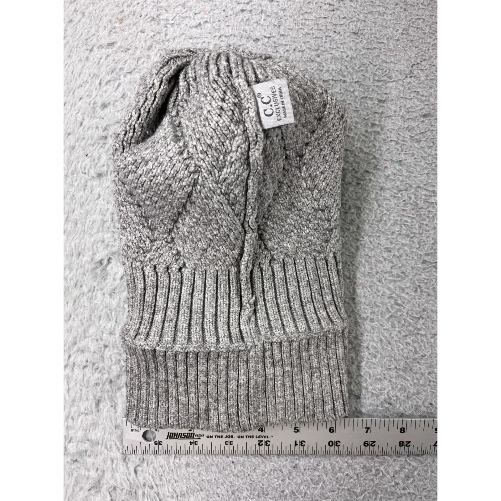 Vintage C.C Exclusive Beanie Womens One Size Gray Knit Rayon Blend Faux Fur Pom Size ONE SIZE - 6 Thumbnail