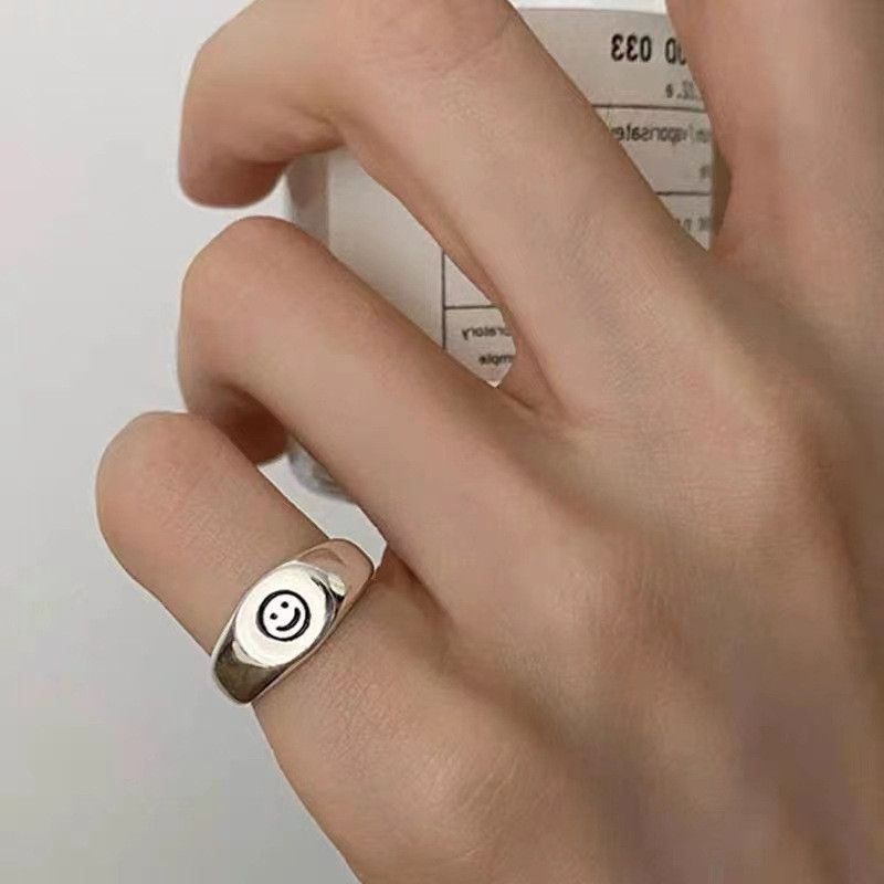 VIBE Retro-Chic Smiling Face Ring Size ONE SIZE - 2 Thumbnail