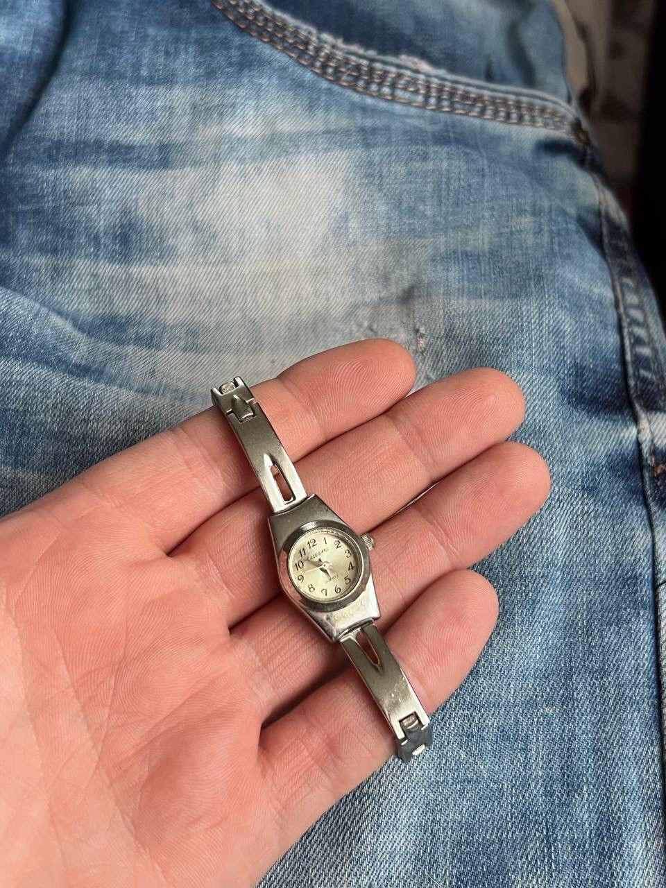Japanese Brand × Vintage Vintage Silver Japanese style futuristic Watch Retro 90s Size ONE SIZE - 4 Thumbnail