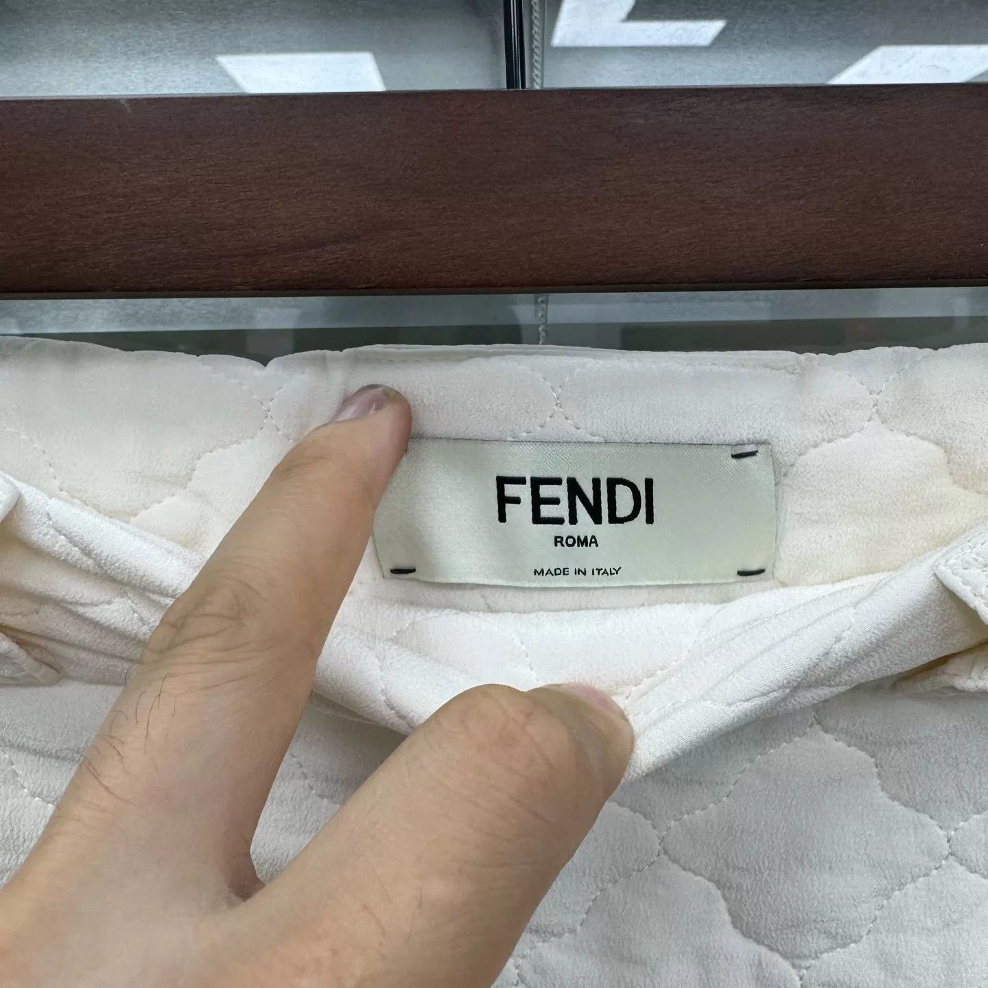 Fendi Fendi White Quilted Check Silk Skirt 42 Near New Size 28" / US 6 / IT 42 - 4 Thumbnail