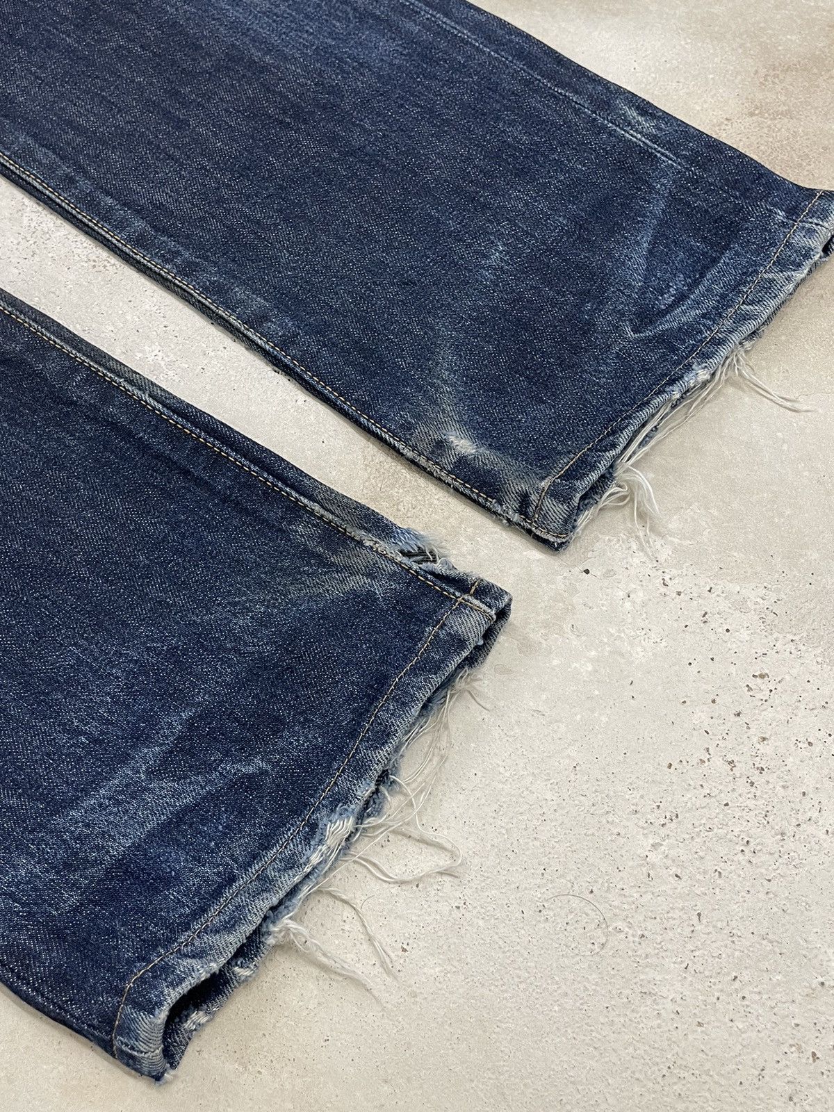 Levi's Levis 501 Straight Leg Buttonfly Dark Denim Distressed Size US 29 - 6 Thumbnail