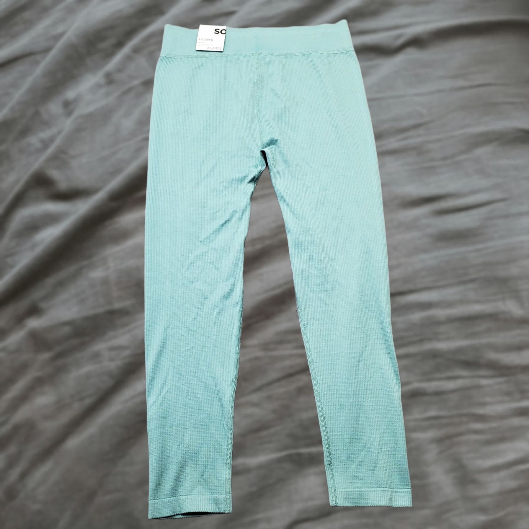 Vintage SO Leggings Womens XL Green High Rise Fitted Seamless Elastic Waist Skinny Leg Size 40" / US 18 - 1 Thumbnail