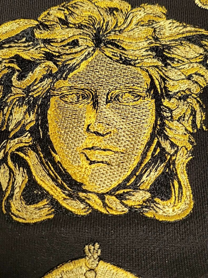 Versace Versace The main line is heavy work embroidered hooded swe Size US XS / EU 42 / 0 - 7 Thumbnail