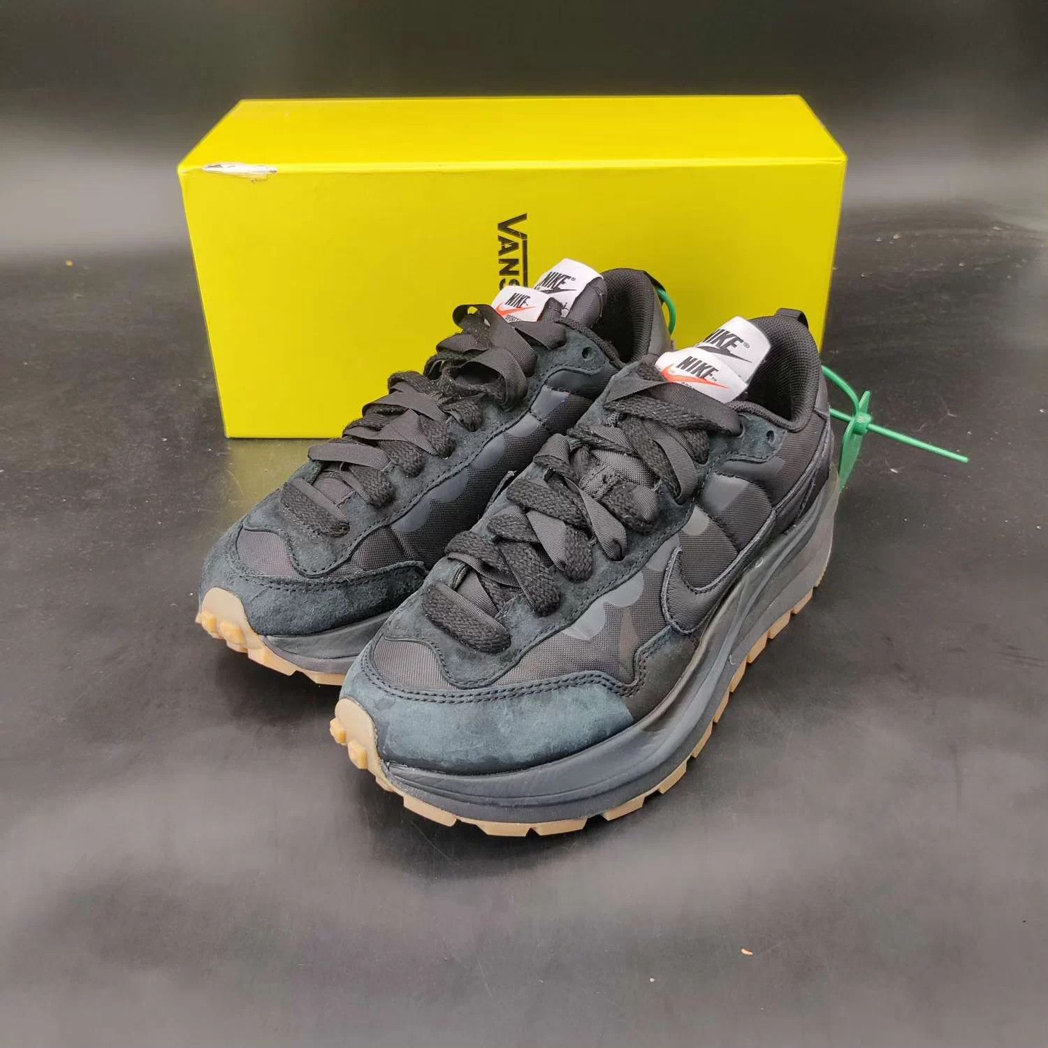 Sacai sacai vaporwaffle Black Gum 37.5 Worn Size US 7.5 / IT 37.5 - 1 Thumbnail
