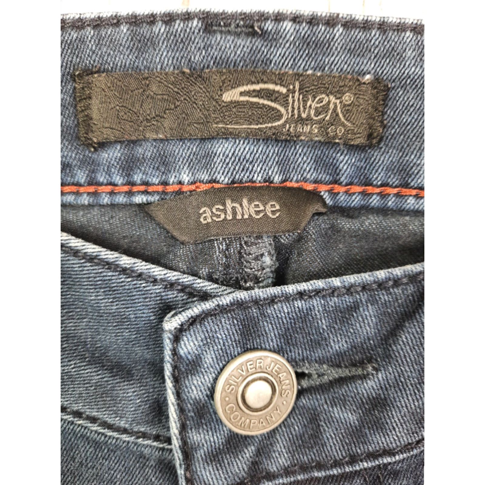 Silver Jeans Co. VINTAGE? No. Silver Jeans Ashlee Dark Rinse Med Rise 26x29 Skinny Jeans Womens Denim Blue Comfort Size 26" / US 2 / IT 38 - 3 Thumbnail