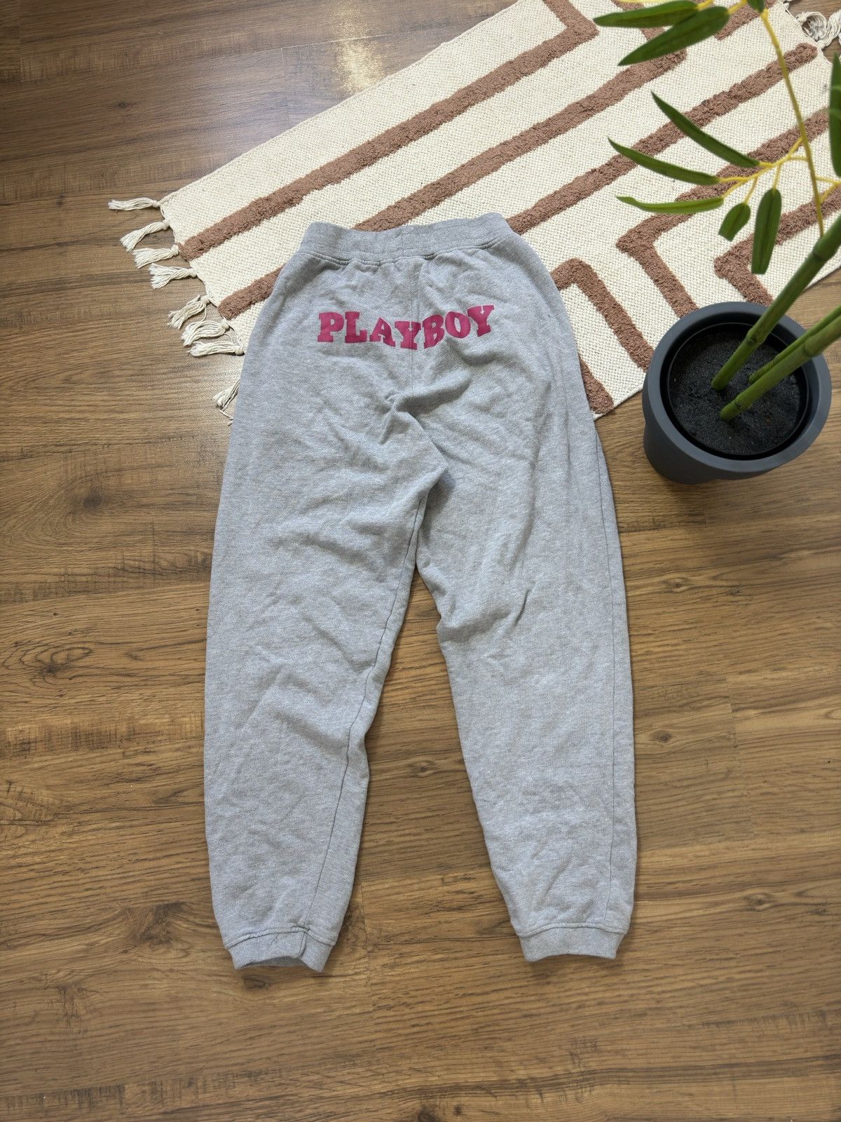 Playboy PLAYBOY CUTE BIG LOGO SWEATPANTS Size 27" / US 4 / IT 40 - 1 Thumbnail