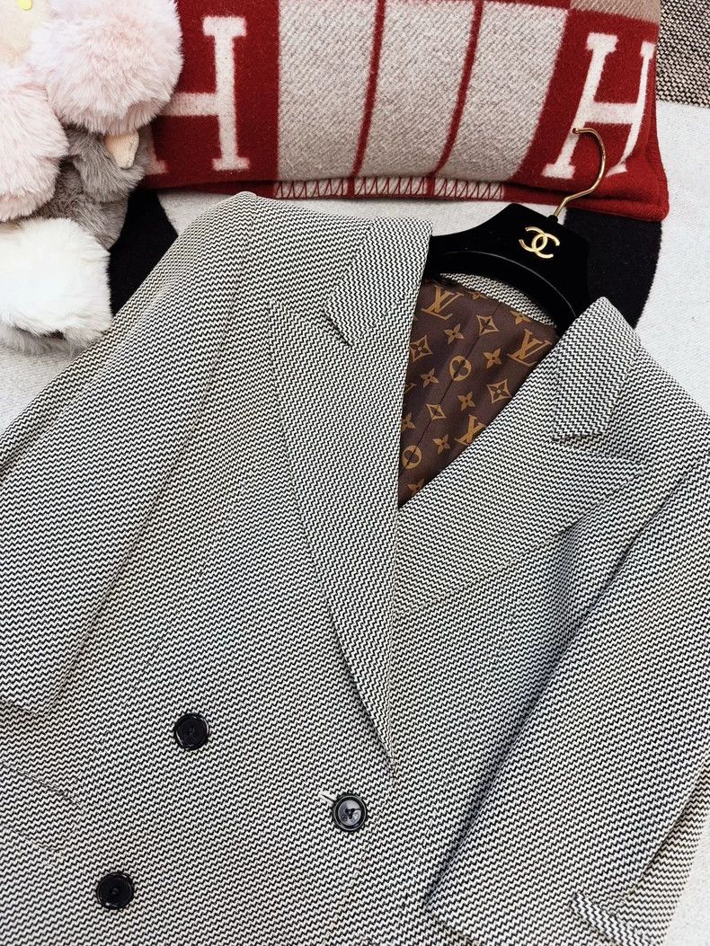 Louis Vuitton LOUIS VUITTON Wavy twill mid-sleeve jacket 2504-Nextarrow Size XS / US 0-2 / IT 36-38 - 2 Thumbnail