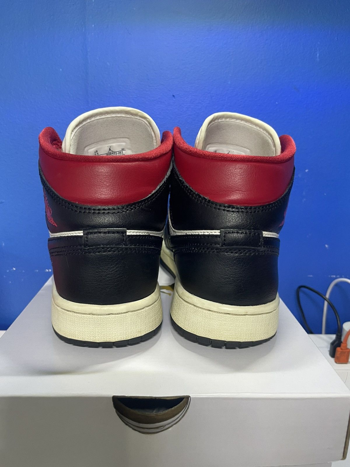 Jordan Brand Jordan 1 Mid Gym Red Panda (Women's) Size US 7.5 / IT 37.5 - 4 Thumbnail