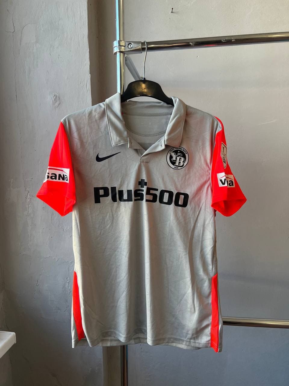 Nike 2020/21 YOUNG BOYS TROPHY SOCCER JERSEY FOOTBALL SHIRT NIKE Size US L / EU 52-54 / 3 - 2 Thumbnail