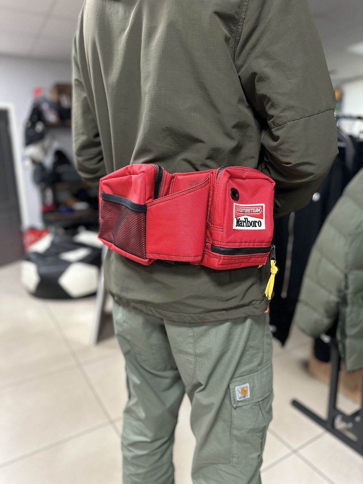 Vintage Vintage Marlboro bag red rare Y2K Size ONE SIZE - 1 Thumbnail