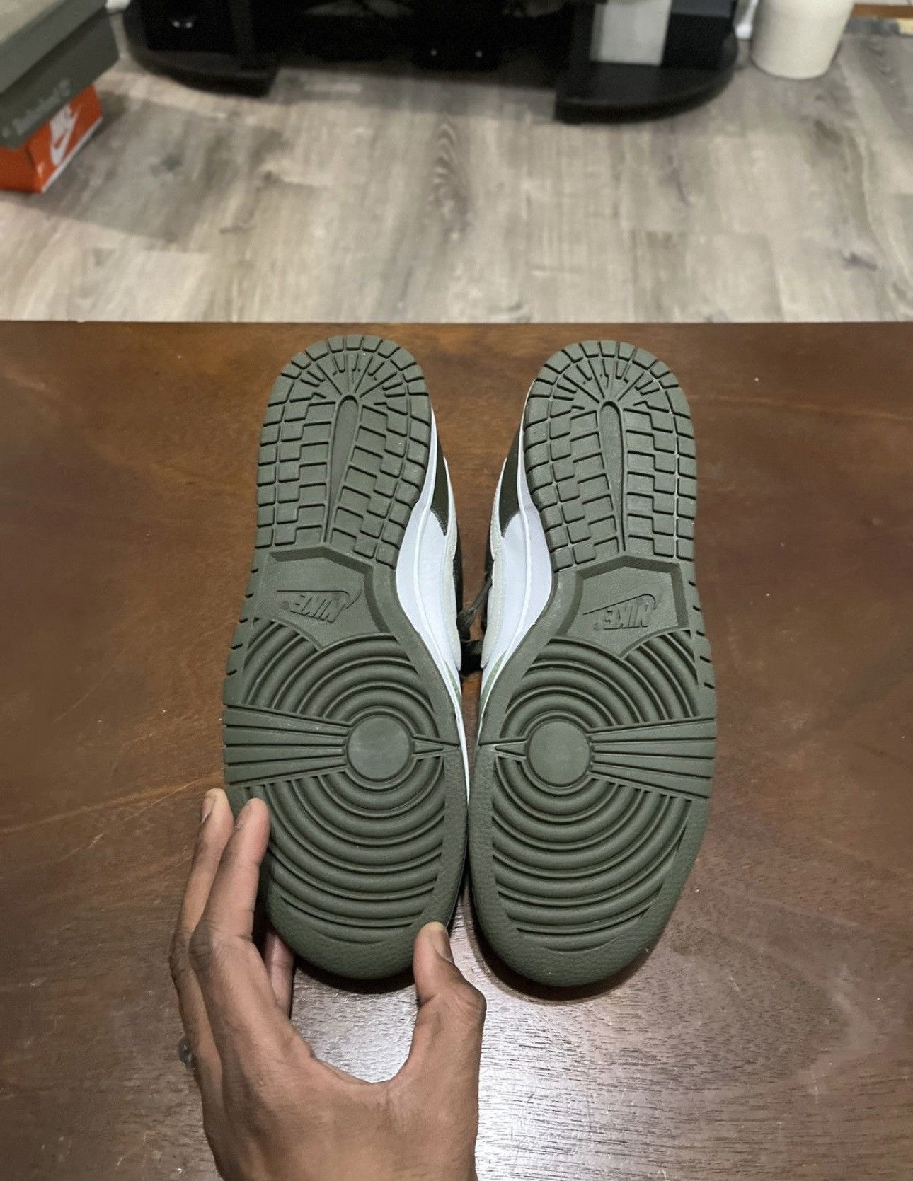 Nike Brand new never worn ships next day Size US 8.5 / EU 41-42 - 4 Thumbnail