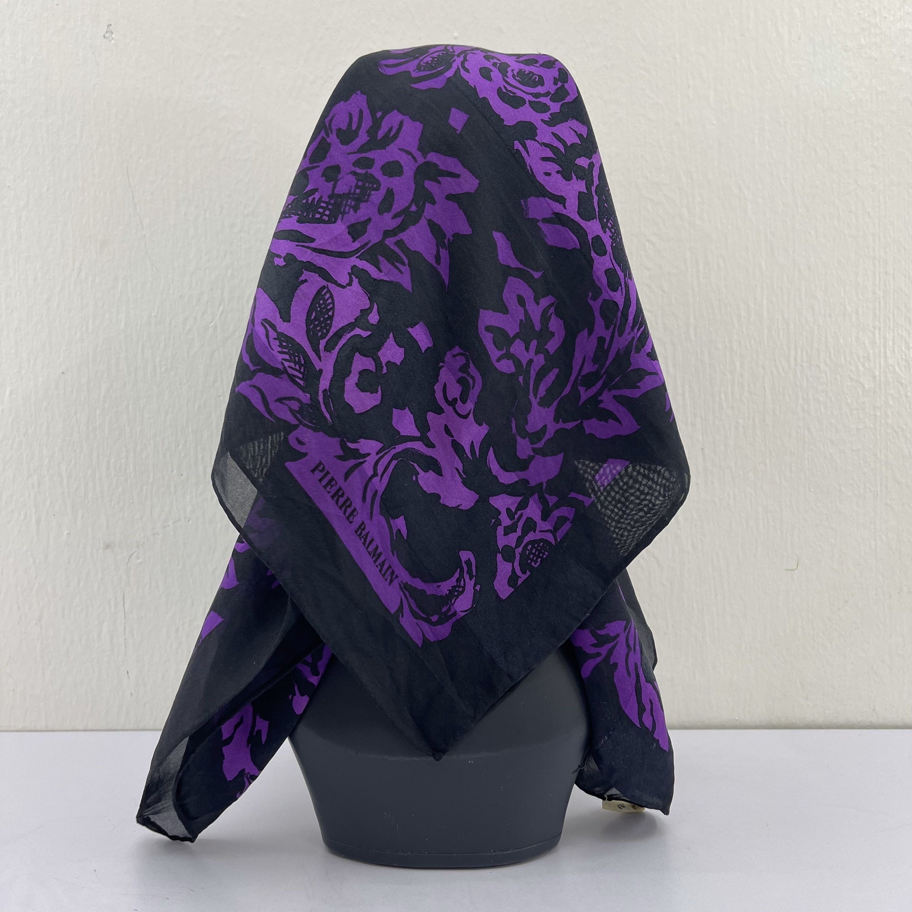 Pierre Balmain Vintage Pierre Balmain Silk Scarf - S7005 Size ONE SIZE - 3 Thumbnail