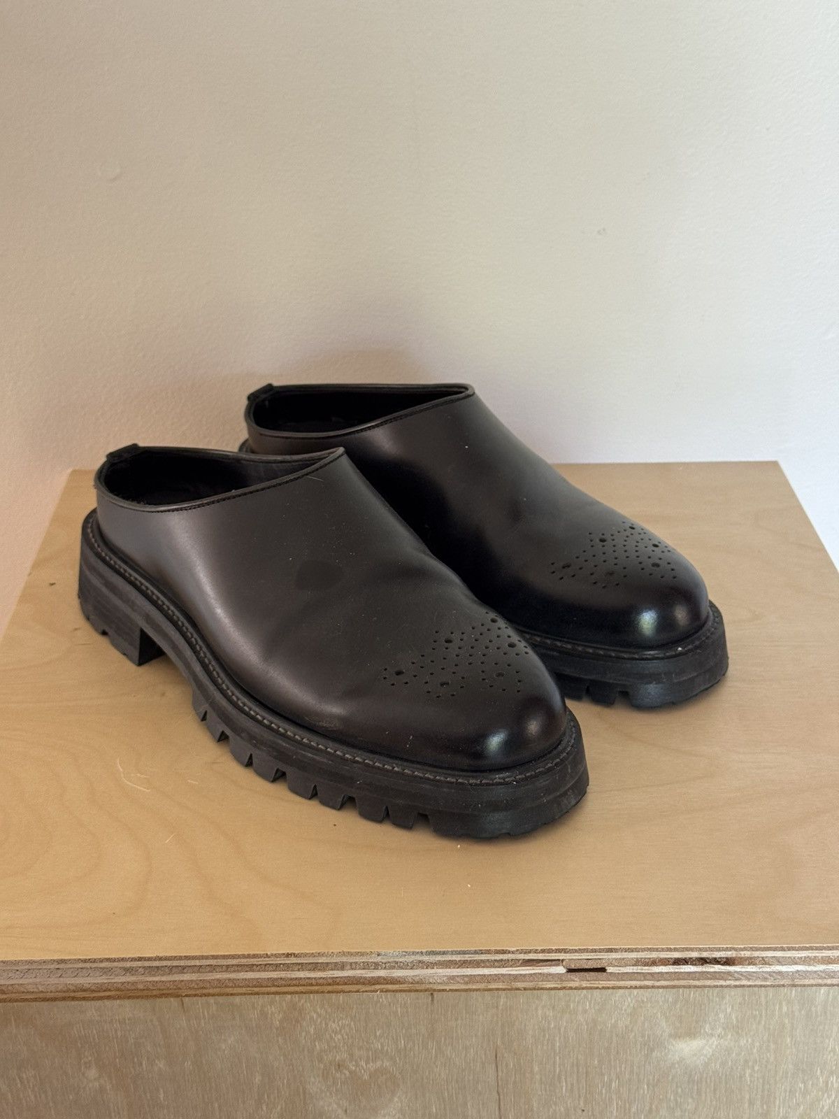 HenderScheme  commandomule size5 美品 Hender Scheme Commando Mule - Black – Kith Europe
