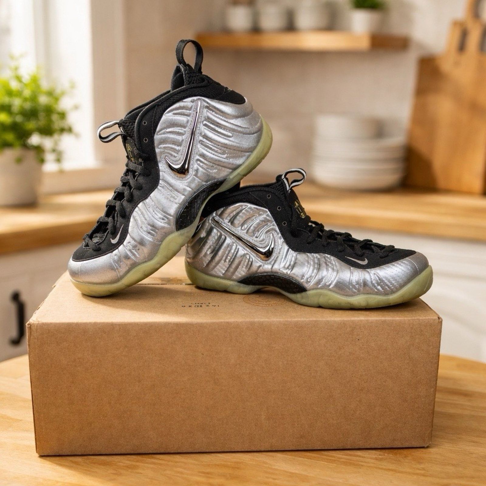 Nike Size 8 Nike Air Foamposite Pro Metallic Silver Surfer 2017 Size US 8 / EU 41 - 1 Thumbnail