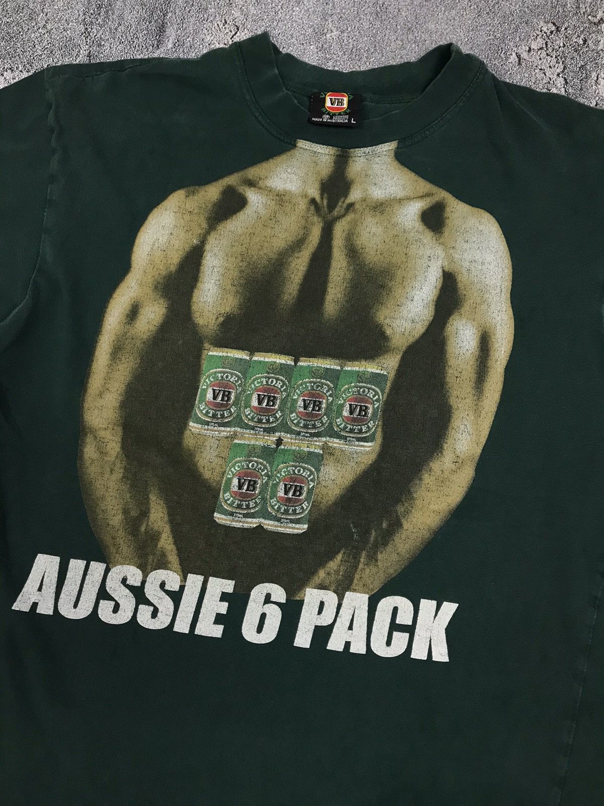 Vintage Aussie 6 Pack Victoria Bitter Vintage Printed Tshirt Size US L / EU 52-54 / 3 - 5 Thumbnail