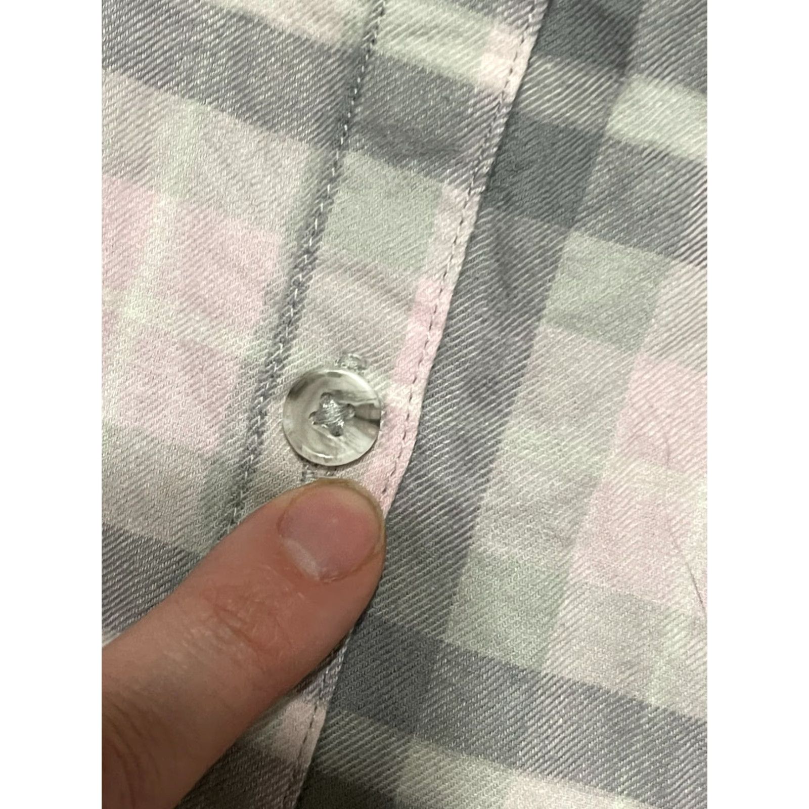 Croft & Barrow Croft & Barrow Shirt Women's Size Medium Plaid Button Up Multicolor Gray Pink White Long Sleeve Collared Casual Fall Spring Summer Womens Size M / US 6-8 / IT 42-44 - 5 Thumbnail