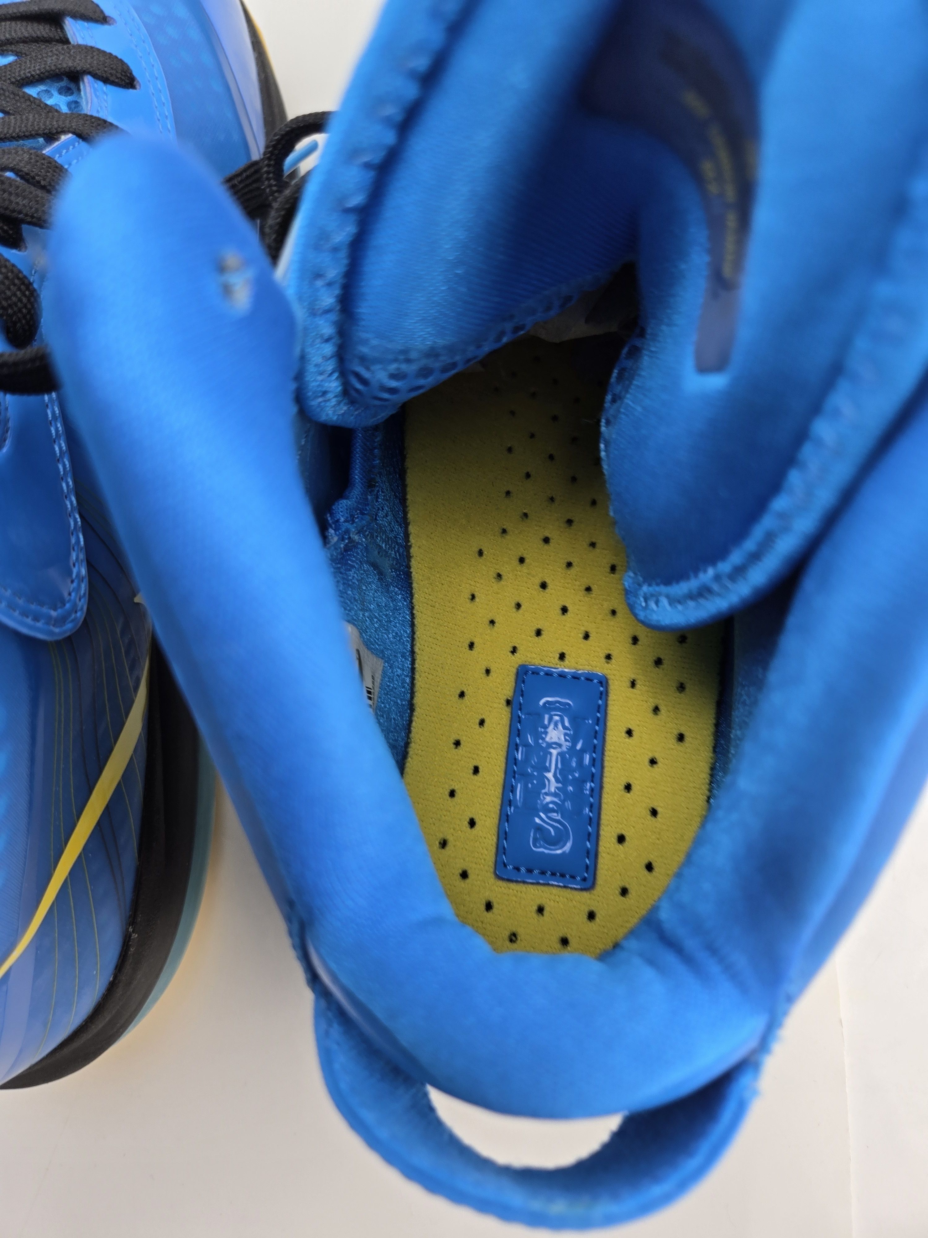 Nike Lebron 8 V/2 Entourage DS Size US 9.5 / EU 42-43 - 6 Thumbnail