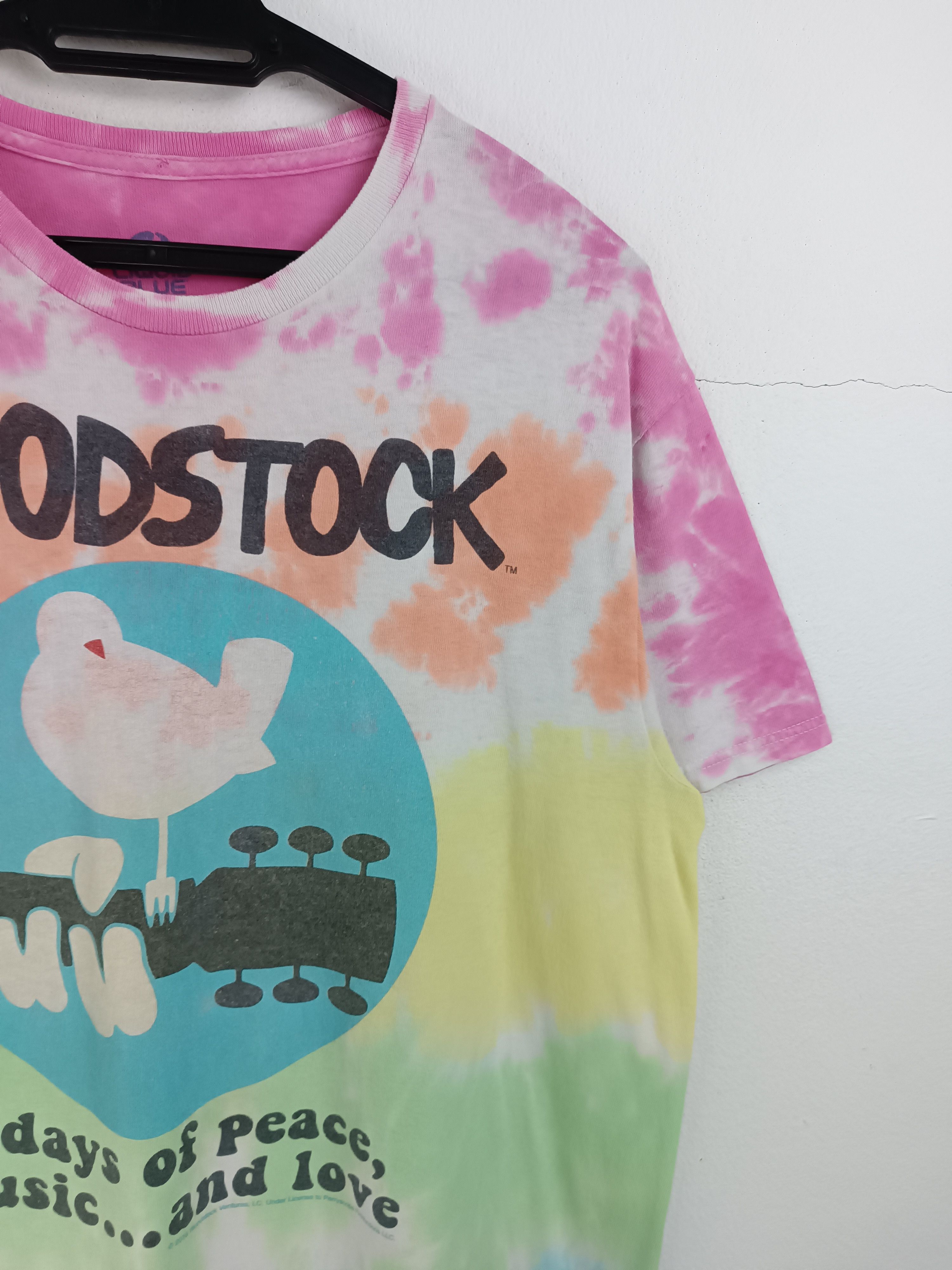 Liquid Blue VINTAGE WOODSTOCK MUSIC FESTIVAL TIE DYE TEE hippie rock Size US M / EU 48-50 / 2 - 6 Thumbnail