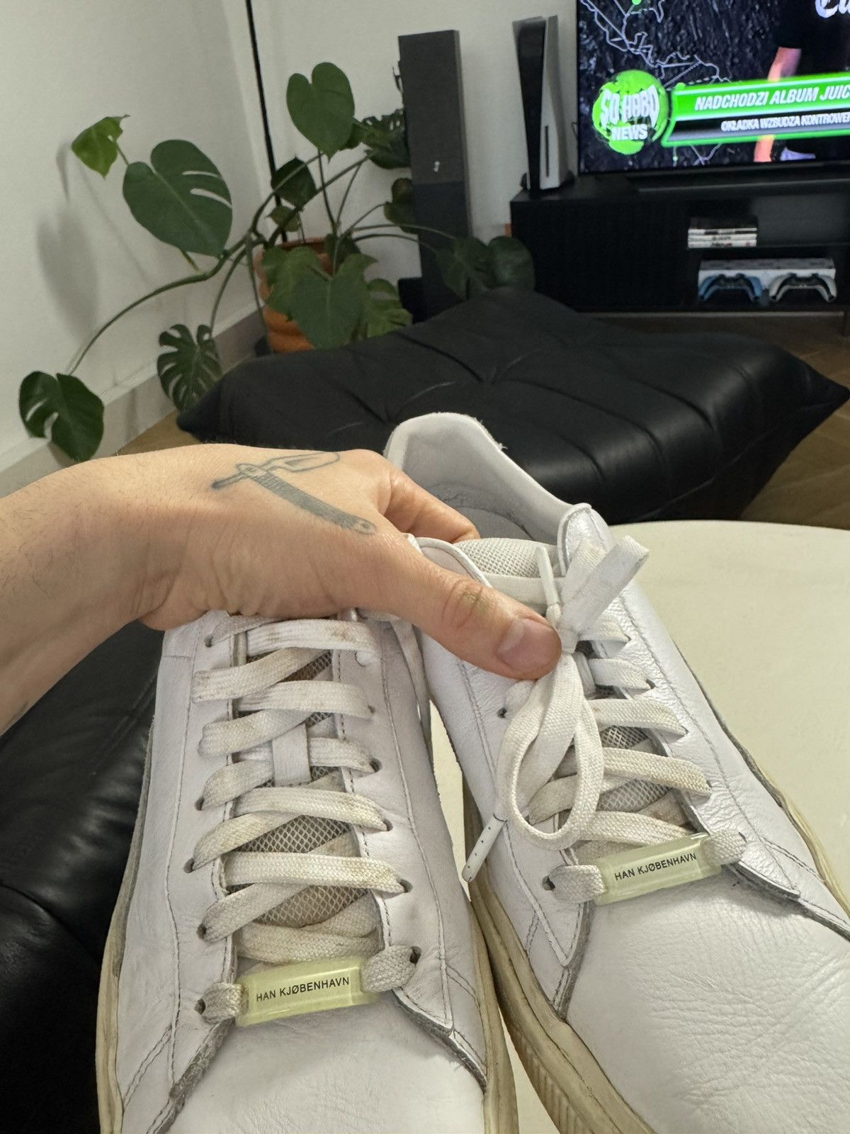 Puma Han Kjobenhavn Puma casual low top sneaker in white collab Size US 10.5 / EU 43-44 - 7 Thumbnail